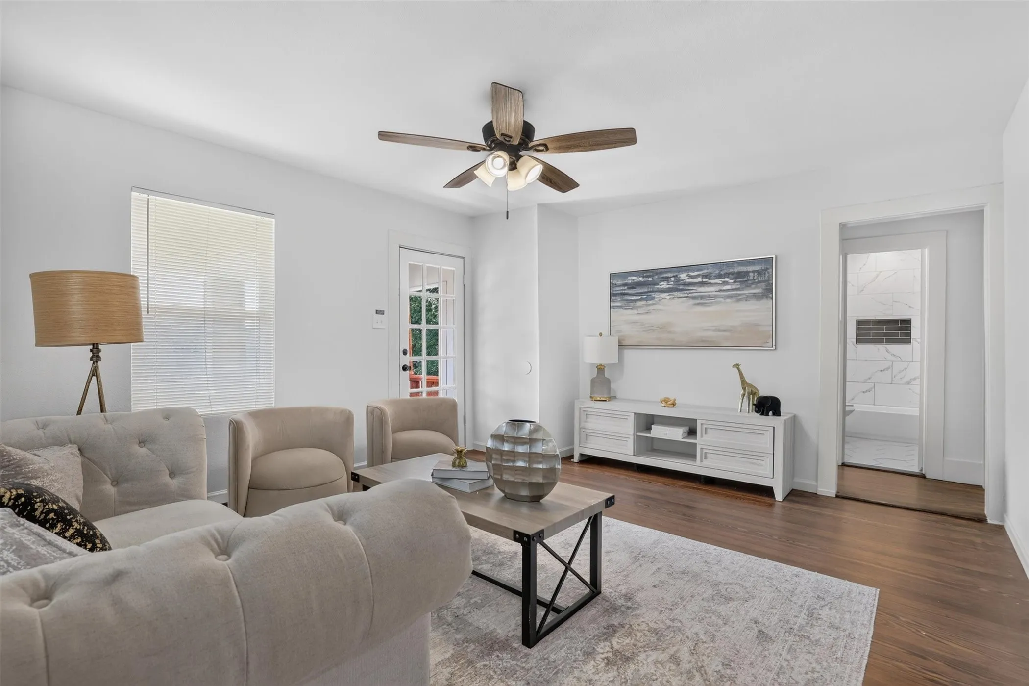 Single Family Residence For Sale in Parker County , 71 Crown Road, Willow Park, Texas 76087, 3 Bedroom, 2 Bathroom, 2 Garage spaces, 1,534 Sqft, built in 1930, mls#21408037, Real Estate Agent in Willow Park, Homes For Sale in Parker county, Homes For Sale in Willow Park, Realtor in Willow Park Texas, Real Estate Brokerage Independent Realty Texas, Luminita Cordes Realtor