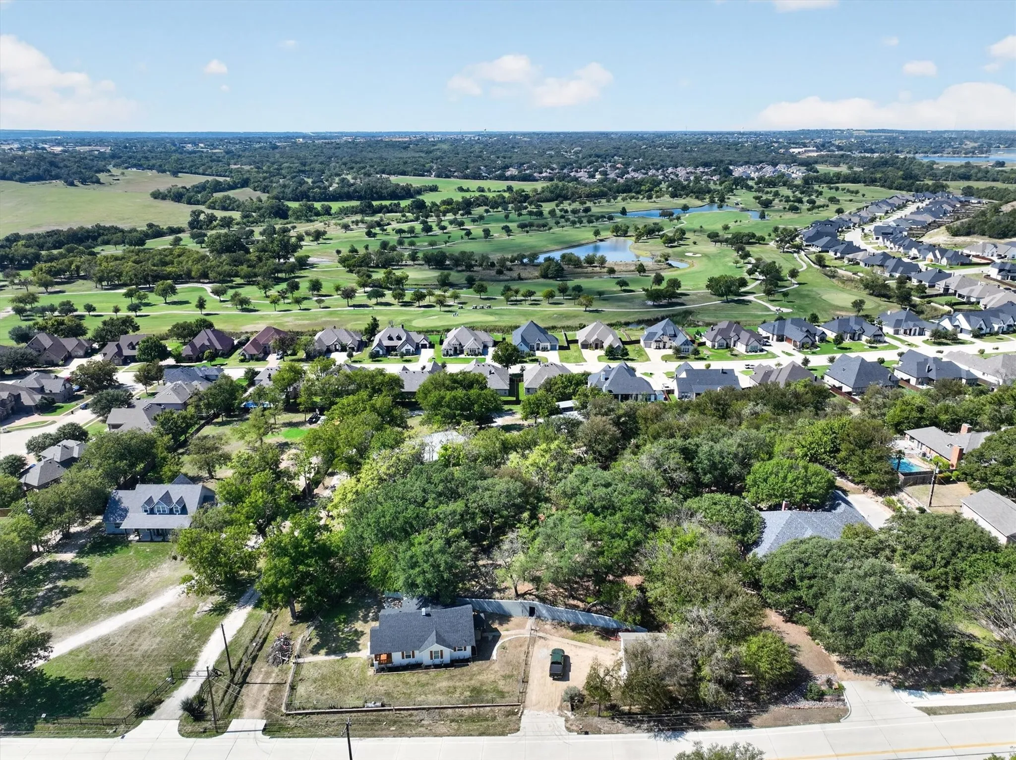 Single Family Residence For Sale in Parker County , 71 Crown Road, Willow Park, Texas 76087, 3 Bedroom, 2 Bathroom, 2 Garage spaces, 1,534 Sqft, built in 1930, mls#21408037, Real Estate Agent in Willow Park, Homes For Sale in Parker county, Homes For Sale in Willow Park, Realtor in Willow Park Texas, Real Estate Brokerage Independent Realty Texas, Luminita Cordes Realtor