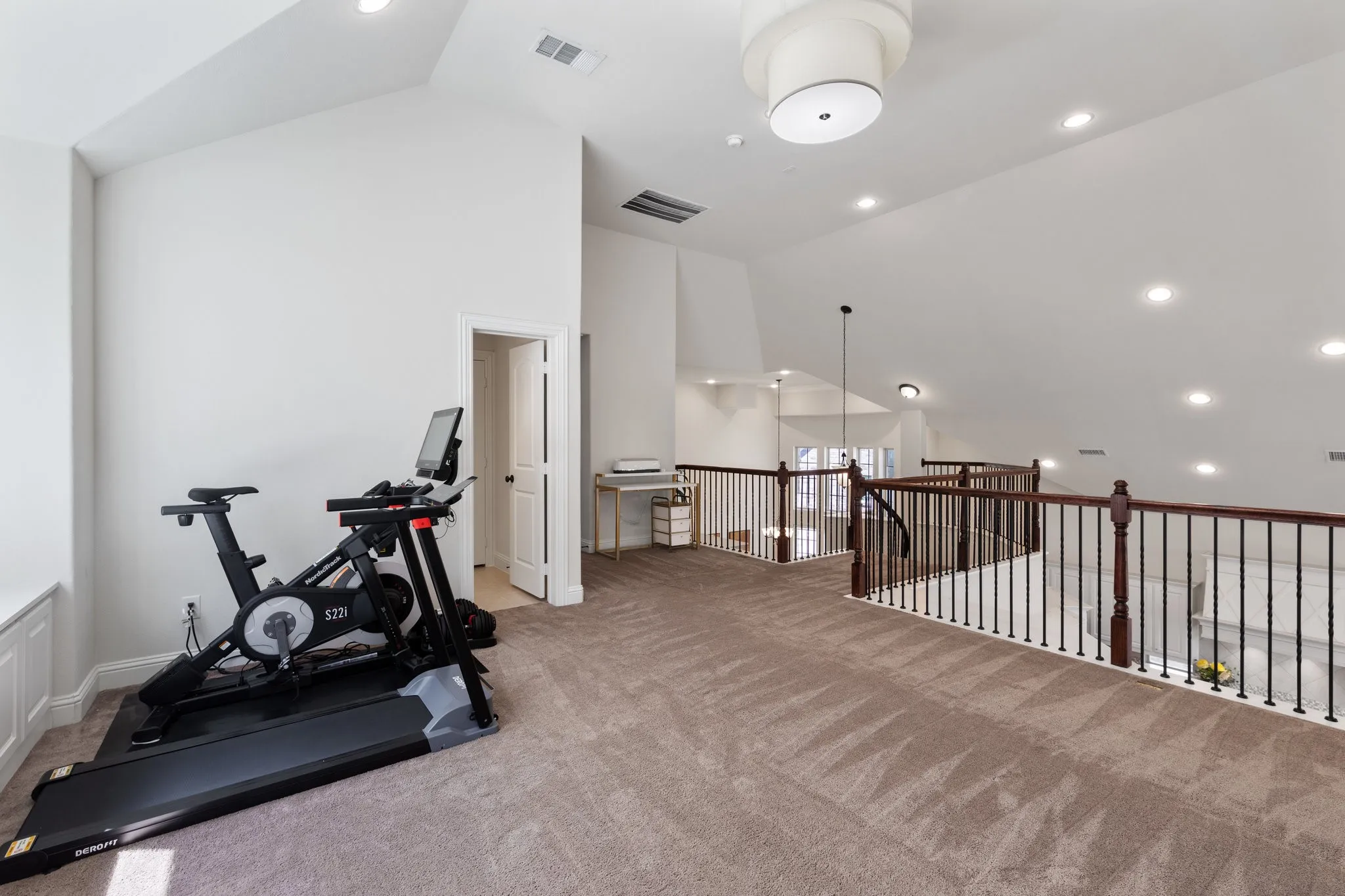 Single Family Residence For Rent in Collin County , 4827 Saguaro Ridge, Mc Kinney, Texas 75070, 5 Bedroom, 4 Bathroom, 2 Garage spaces, 3,314 Sqft, built in 2019, mls#21407106, Real Estate Agent in Mc Kinney, Homes For Rent in Collin county, Homes For Rent in Mc Kinney, Realtor in Mc Kinney Texas, Real Estate Brokerage Independent Realty Texas, Luminita Cordes Realtor
