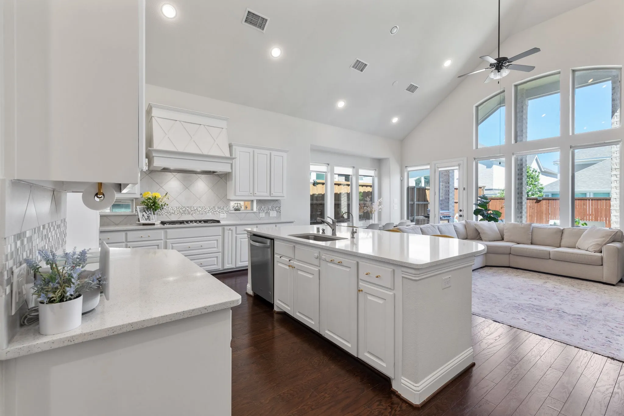 Single Family Residence For Rent in Collin County , 4827 Saguaro Ridge, Mc Kinney, Texas 75070, 5 Bedroom, 4 Bathroom, 2 Garage spaces, 3,314 Sqft, built in 2019, mls#21407106, Real Estate Agent in Mc Kinney, Homes For Rent in Collin county, Homes For Rent in Mc Kinney, Realtor in Mc Kinney Texas, Real Estate Brokerage Independent Realty Texas, Luminita Cordes Realtor
