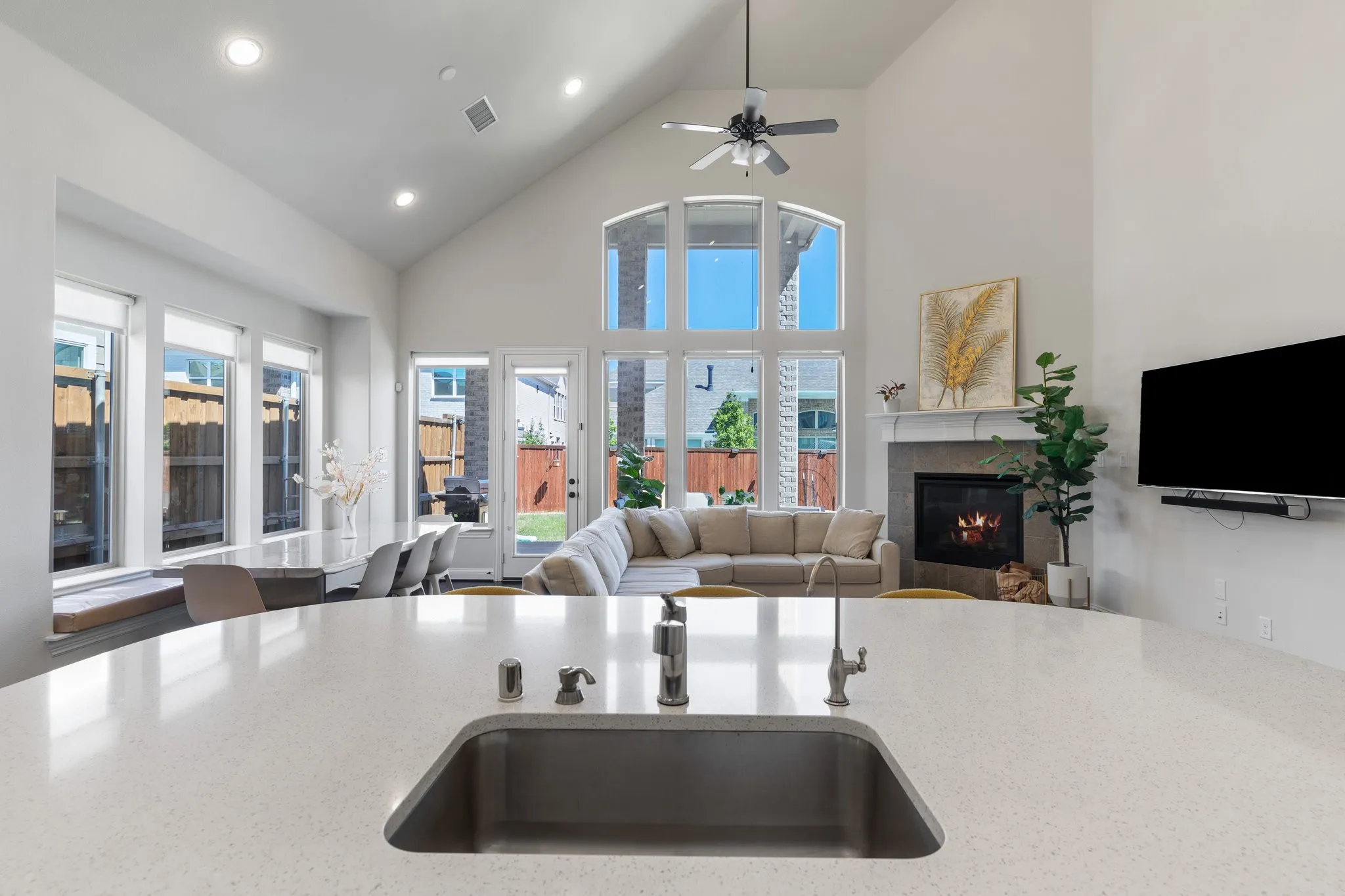 Single Family Residence For Rent in Collin County , 4827 Saguaro Ridge, Mc Kinney, Texas 75070, 5 Bedroom, 4 Bathroom, 2 Garage spaces, 3,314 Sqft, built in 2019, mls#21407106, Real Estate Agent in Mc Kinney, Homes For Rent in Collin county, Homes For Rent in Mc Kinney, Realtor in Mc Kinney Texas, Real Estate Brokerage Independent Realty Texas, Luminita Cordes Realtor