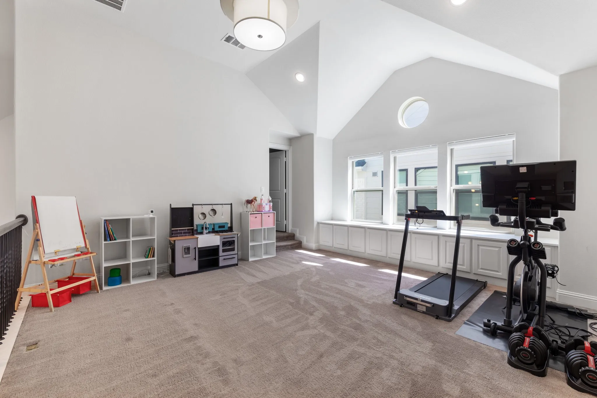 Single Family Residence For Rent in Collin County , 4827 Saguaro Ridge, Mc Kinney, Texas 75070, 5 Bedroom, 4 Bathroom, 2 Garage spaces, 3,314 Sqft, built in 2019, mls#21407106, Real Estate Agent in Mc Kinney, Homes For Rent in Collin county, Homes For Rent in Mc Kinney, Realtor in Mc Kinney Texas, Real Estate Brokerage Independent Realty Texas, Luminita Cordes Realtor