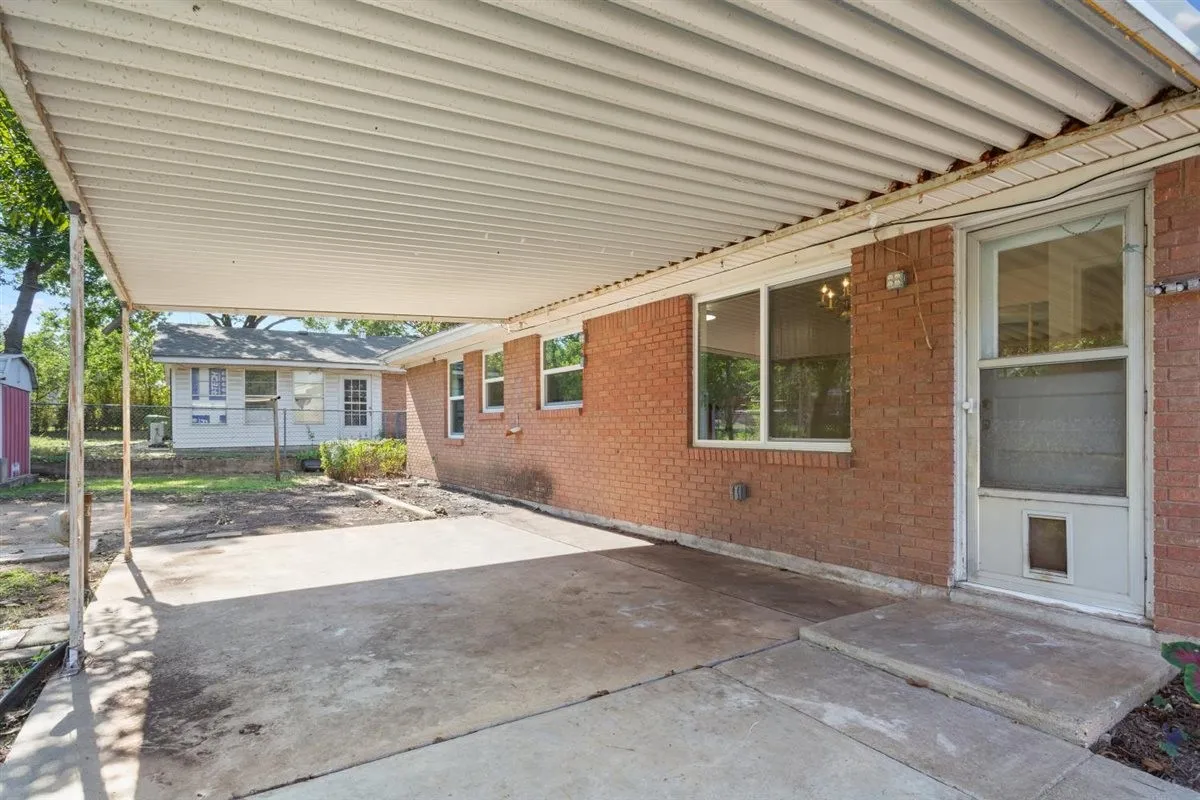 Single Family Residence For Sale in Mc Lennan County , 1319 Royal Oaks Drive, Waco, Texas 76710, 3 Bedroom, 2 Bathroom, Garage spaces, 1,376 Sqft, built in 1959, mls#21405813, Real Estate Agent in Waco, Homes For Sale in Mc Lennan county, Homes For Sale in Waco, Realtor in Waco Texas, Real Estate Brokerage Independent Realty Texas, Luminita Cordes Realtor