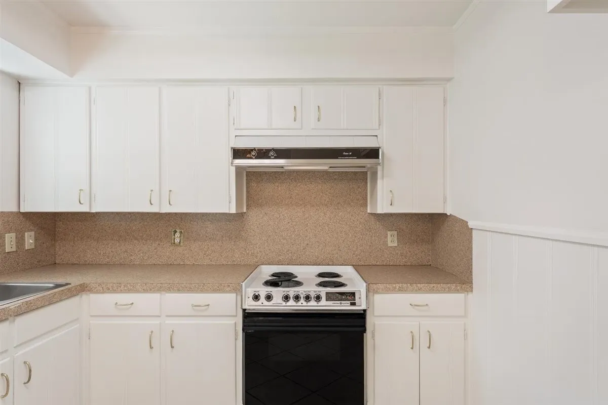 Single Family Residence For Sale in Mc Lennan County , 1319 Royal Oaks Drive, Waco, Texas 76710, 3 Bedroom, 2 Bathroom, Garage spaces, 1,376 Sqft, built in 1959, mls#21405813, Real Estate Agent in Waco, Homes For Sale in Mc Lennan county, Homes For Sale in Waco, Realtor in Waco Texas, Real Estate Brokerage Independent Realty Texas, Luminita Cordes Realtor