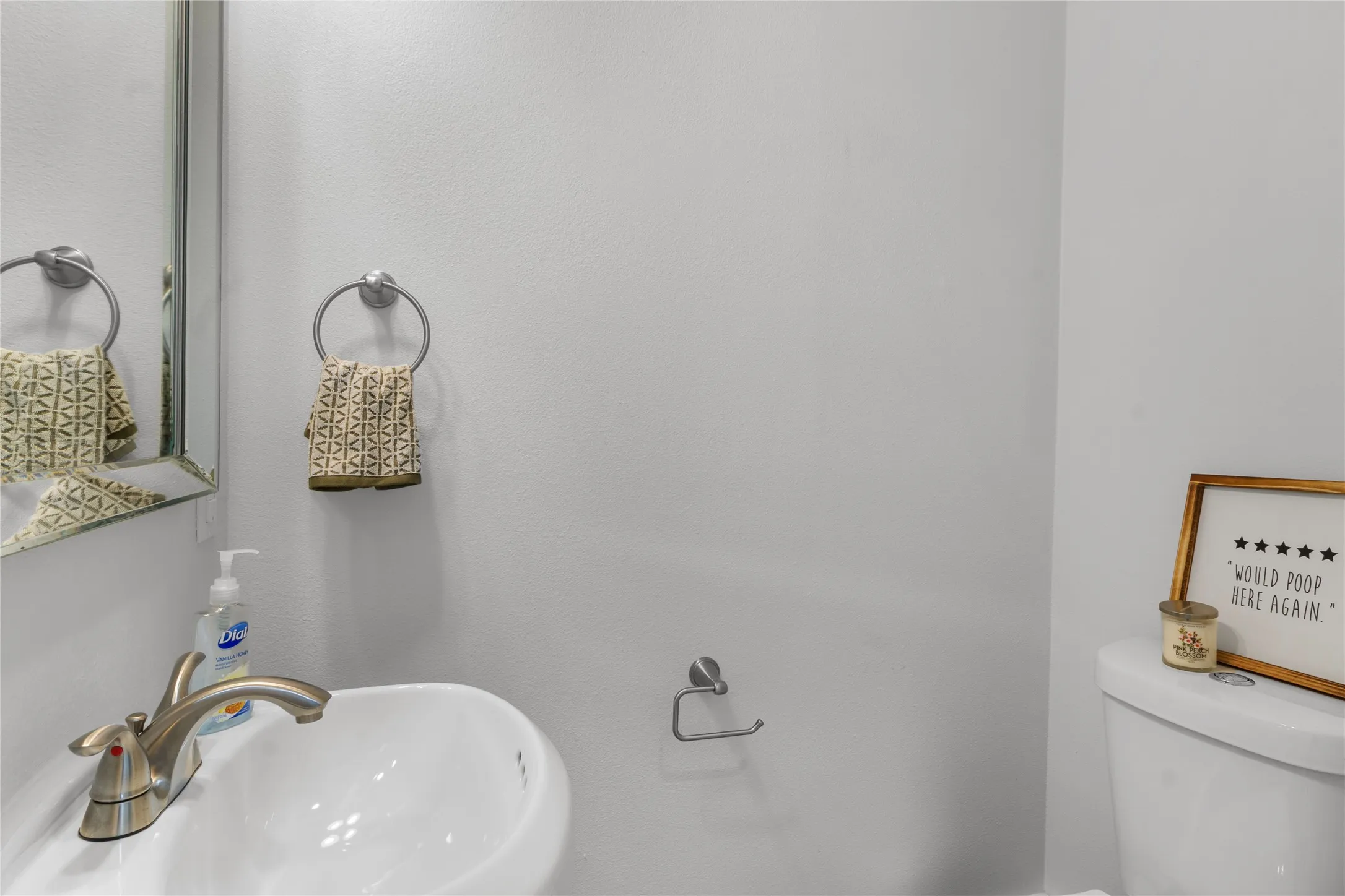 Single Family Residence For Rent in Navarro County , 2200 N Beaton Street, Corsicana, Texas 75110, 4 Bedroom, 3 Bathroom, Garage spaces, 1,856 Sqft, built in 1900, mls#21408139, Real Estate Agent in Corsicana, Homes For Rent in Navarro county, Homes For Rent in Corsicana, Realtor in Corsicana Texas, Real Estate Brokerage Independent Realty Texas, Luminita Cordes Realtor