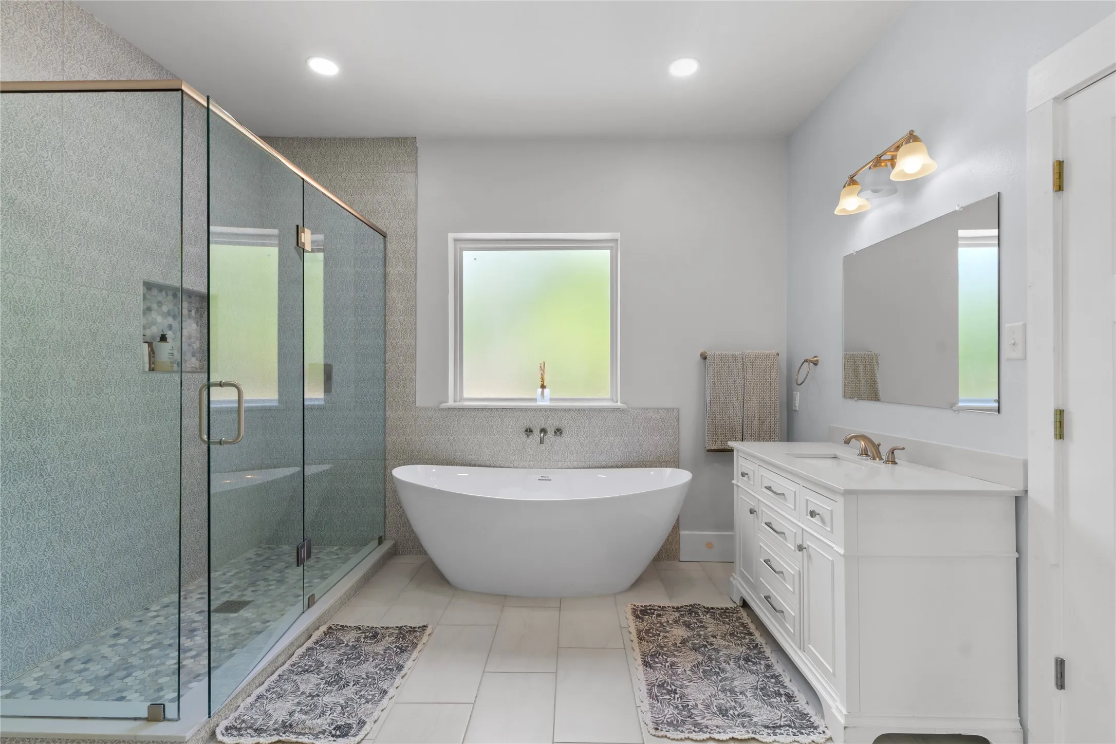 Single Family Residence For Rent in Navarro County , 2200 N Beaton Street, Corsicana, Texas 75110, 4 Bedroom, 3 Bathroom, Garage spaces, 1,856 Sqft, built in 1900, mls#21408139, Real Estate Agent in Corsicana, Homes For Rent in Navarro county, Homes For Rent in Corsicana, Realtor in Corsicana Texas, Real Estate Brokerage Independent Realty Texas, Luminita Cordes Realtor