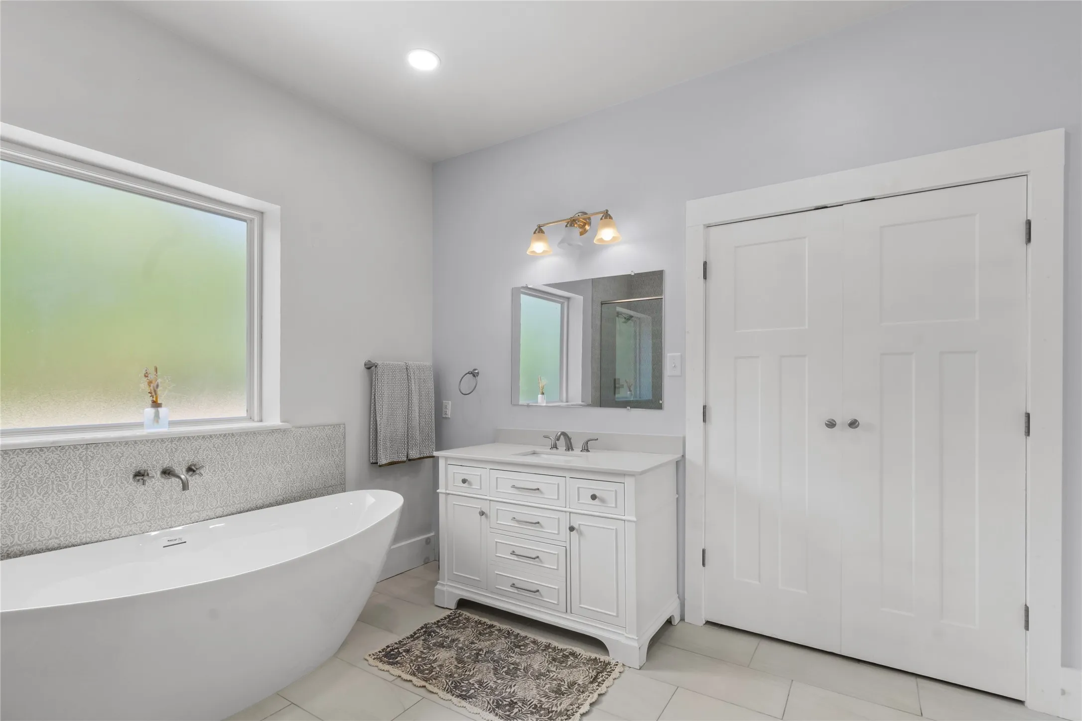 Single Family Residence For Rent in Navarro County , 2200 N Beaton Street, Corsicana, Texas 75110, 4 Bedroom, 3 Bathroom, Garage spaces, 1,856 Sqft, built in 1900, mls#21408139, Real Estate Agent in Corsicana, Homes For Rent in Navarro county, Homes For Rent in Corsicana, Realtor in Corsicana Texas, Real Estate Brokerage Independent Realty Texas, Luminita Cordes Realtor