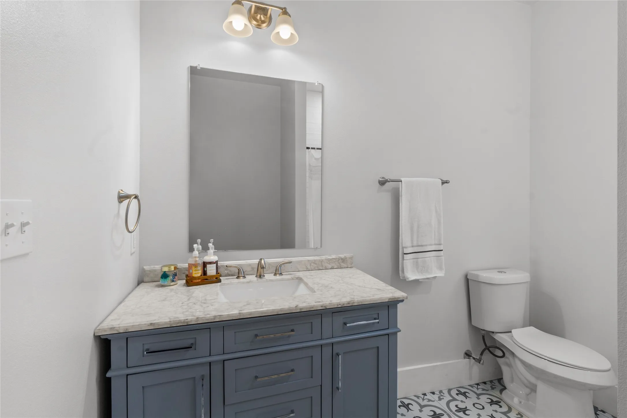 Single Family Residence For Rent in Navarro County , 2200 N Beaton Street, Corsicana, Texas 75110, 4 Bedroom, 3 Bathroom, Garage spaces, 1,856 Sqft, built in 1900, mls#21408139, Real Estate Agent in Corsicana, Homes For Rent in Navarro county, Homes For Rent in Corsicana, Realtor in Corsicana Texas, Real Estate Brokerage Independent Realty Texas, Luminita Cordes Realtor