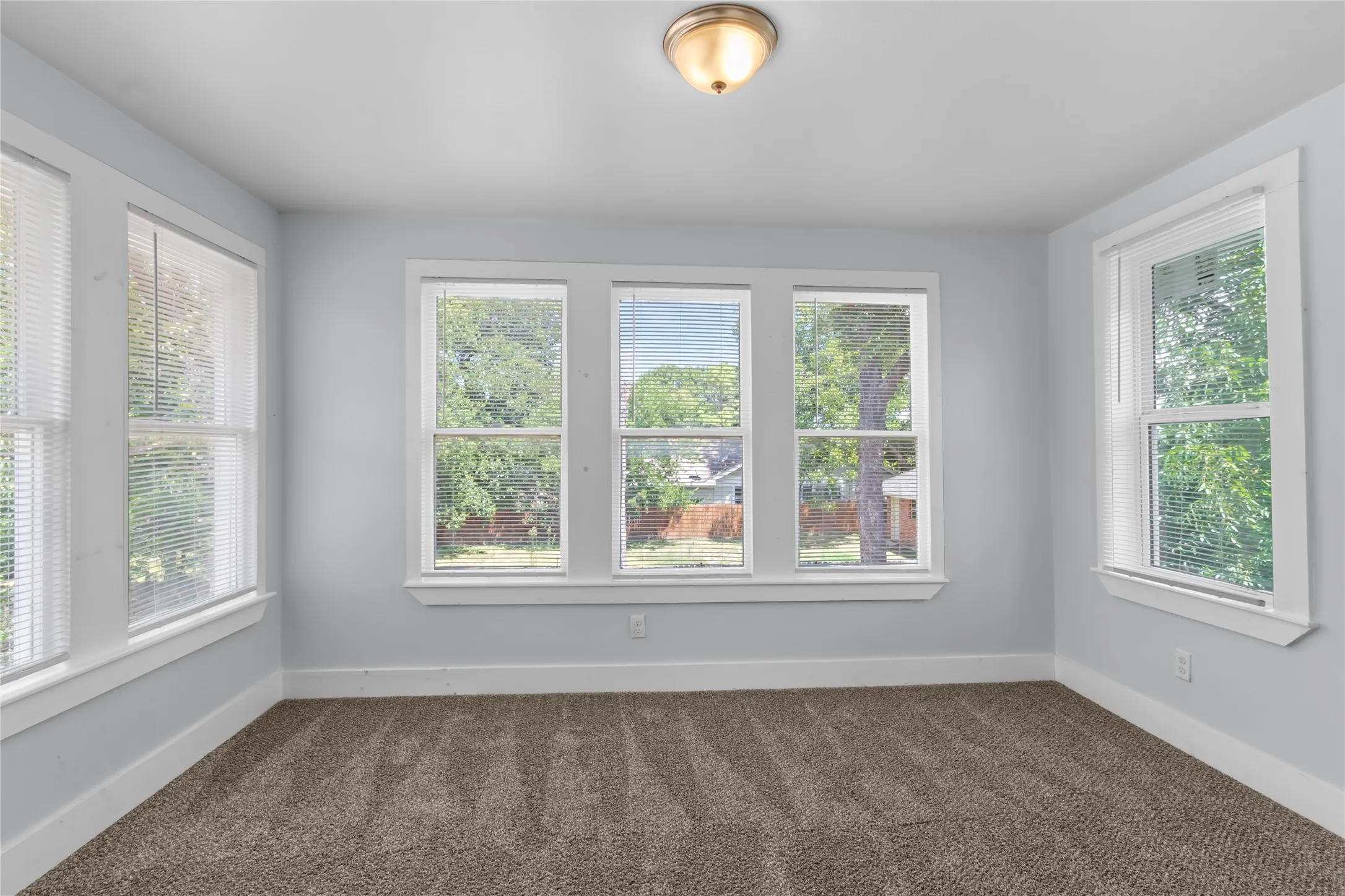 Single Family Residence For Rent in Navarro County , 2200 N Beaton Street, Corsicana, Texas 75110, 4 Bedroom, 3 Bathroom, Garage spaces, 1,856 Sqft, built in 1900, mls#21408139, Real Estate Agent in Corsicana, Homes For Rent in Navarro county, Homes For Rent in Corsicana, Realtor in Corsicana Texas, Real Estate Brokerage Independent Realty Texas, Luminita Cordes Realtor