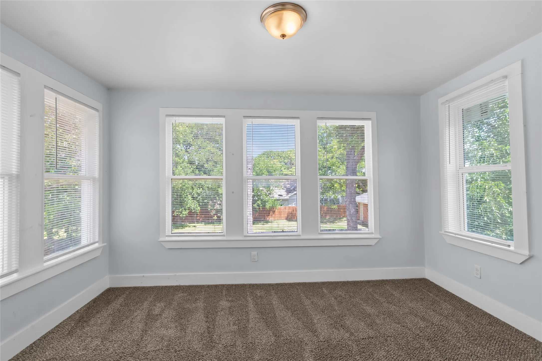 Single Family Residence For Rent in Navarro County , 2200 N Beaton Street, Corsicana, Texas 75110, 4 Bedroom, 3 Bathroom, Garage spaces, 1,856 Sqft, built in 1900, mls#21408139, Real Estate Agent in Corsicana, Homes For Rent in Navarro county, Homes For Rent in Corsicana, Realtor in Corsicana Texas, Real Estate Brokerage Independent Realty Texas, Luminita Cordes Realtor
