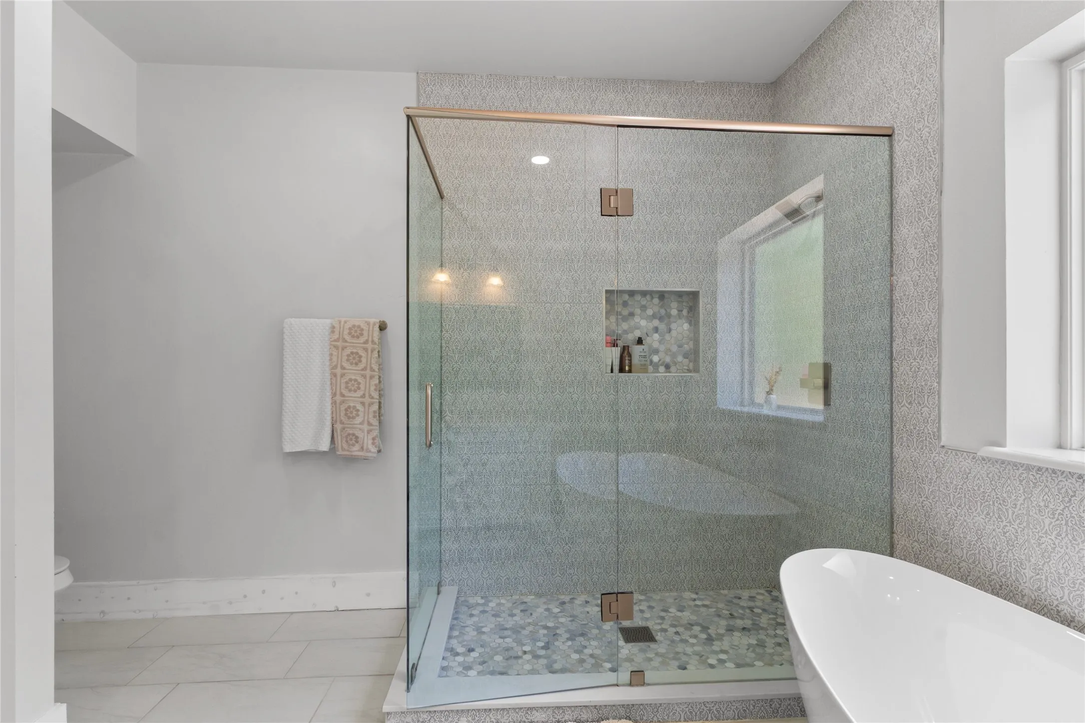 Single Family Residence For Rent in Navarro County , 2200 N Beaton Street, Corsicana, Texas 75110, 4 Bedroom, 3 Bathroom, Garage spaces, 1,856 Sqft, built in 1900, mls#21408139, Real Estate Agent in Corsicana, Homes For Rent in Navarro county, Homes For Rent in Corsicana, Realtor in Corsicana Texas, Real Estate Brokerage Independent Realty Texas, Luminita Cordes Realtor