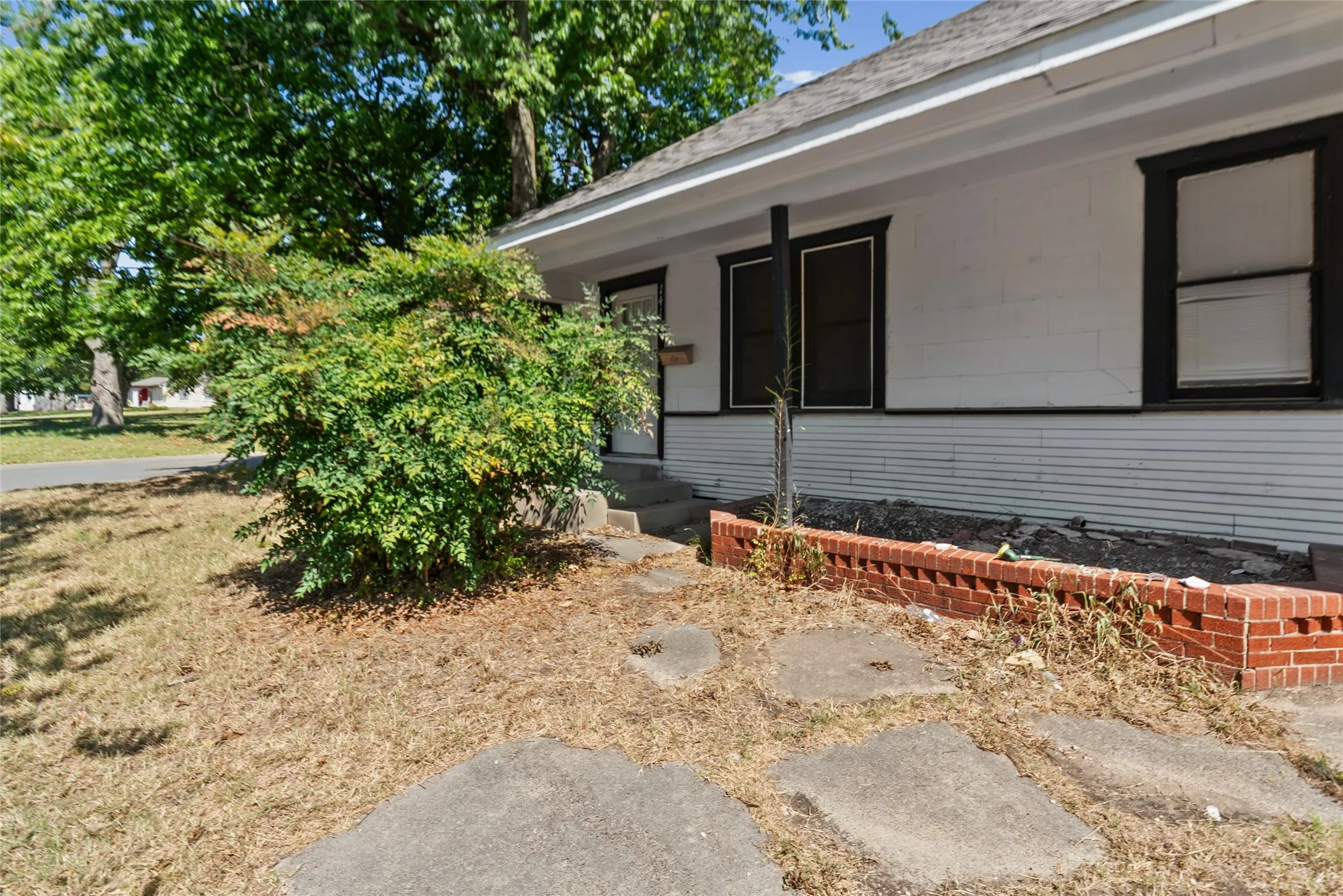 Duplex For Rent in Hunt County , 1410 Sycamore 1, Commerce, Texas 75428, 2 Bedroom, 1 Bathroom, Garage spaces, 1,006 Sqft, built in 1971, mls#21408141, Real Estate Agent in Commerce, Homes For Rent in Hunt county, Homes For Rent in Commerce, Realtor in Commerce Texas, Real Estate Brokerage Independent Realty Texas, Luminita Cordes Realtor