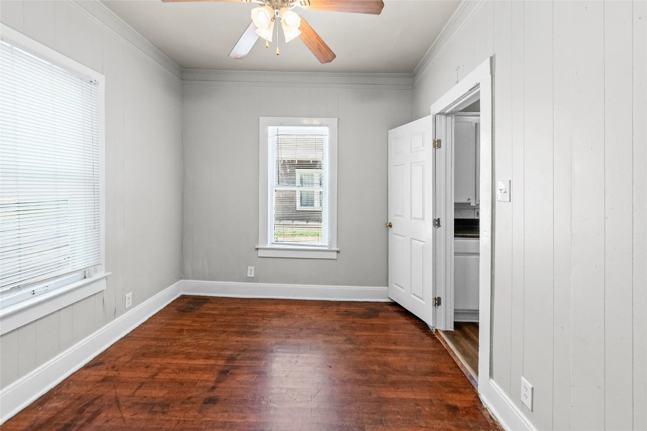 Duplex For Rent in Hunt County , 1410 Sycamore 1, Commerce, Texas 75428, 2 Bedroom, 1 Bathroom, Garage spaces, 1,006 Sqft, built in 1971, mls#21408141, Real Estate Agent in Commerce, Homes For Rent in Hunt county, Homes For Rent in Commerce, Realtor in Commerce Texas, Real Estate Brokerage Independent Realty Texas, Luminita Cordes Realtor