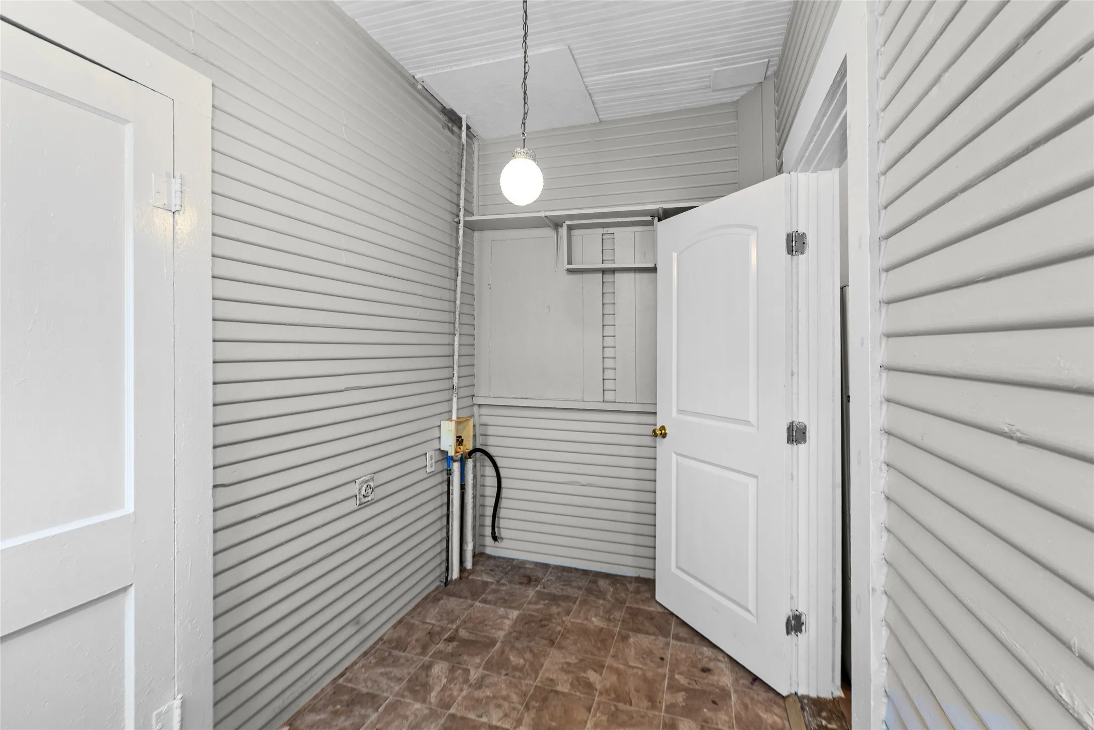Duplex For Rent in Hunt County , 1410 Sycamore 1, Commerce, Texas 75428, 2 Bedroom, 1 Bathroom, Garage spaces, 1,006 Sqft, built in 1971, mls#21408141, Real Estate Agent in Commerce, Homes For Rent in Hunt county, Homes For Rent in Commerce, Realtor in Commerce Texas, Real Estate Brokerage Independent Realty Texas, Luminita Cordes Realtor