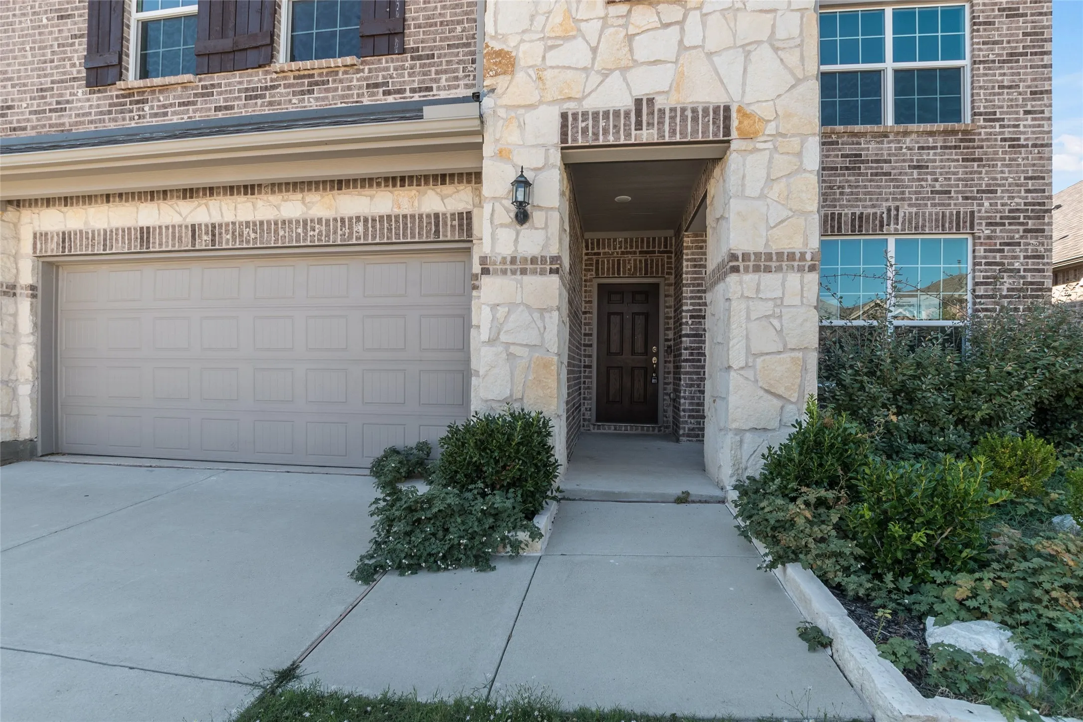 Single Family Residence For Sale in Rockwall County , 215 Hadley Lane, Fate, Texas 75087, 4 Bedroom, 3 Bathroom, 2 Garage spaces, 3,058 Sqft, built in 2021, mls#21408116, Real Estate Agent in Fate, Homes For Sale in Rockwall county, Homes For Sale in Fate, Realtor in Fate Texas, Real Estate Brokerage Independent Realty Texas, Luminita Cordes Realtor