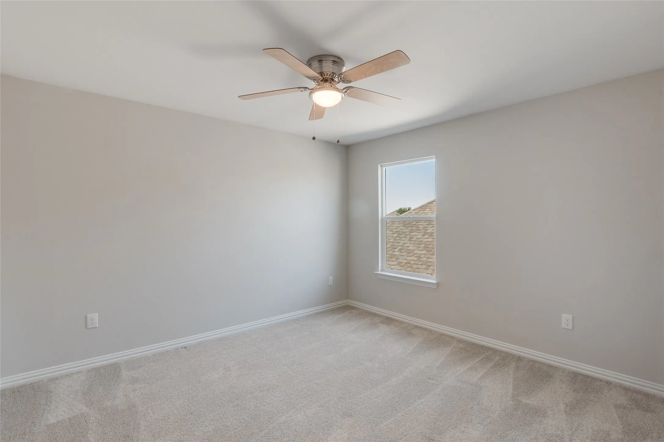 Single Family Residence For Sale in Rockwall County , 215 Hadley Lane, Fate, Texas 75087, 4 Bedroom, 3 Bathroom, 2 Garage spaces, 3,058 Sqft, built in 2021, mls#21408116, Real Estate Agent in Fate, Homes For Sale in Rockwall county, Homes For Sale in Fate, Realtor in Fate Texas, Real Estate Brokerage Independent Realty Texas, Luminita Cordes Realtor
