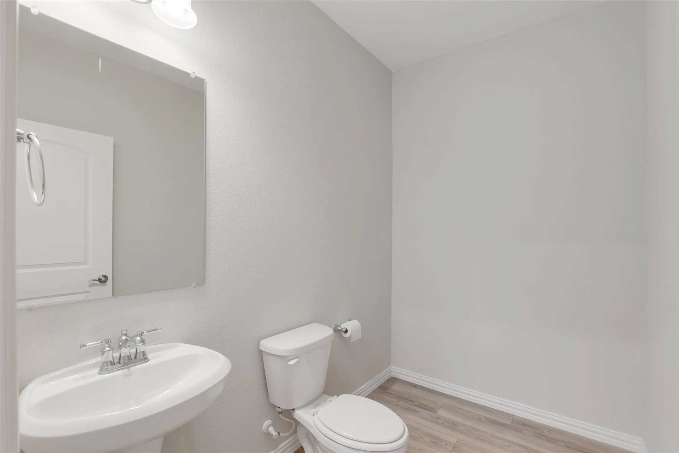 Single Family Residence For Sale in Rockwall County , 215 Hadley Lane, Fate, Texas 75087, 4 Bedroom, 3 Bathroom, 2 Garage spaces, 3,058 Sqft, built in 2021, mls#21408116, Real Estate Agent in Fate, Homes For Sale in Rockwall county, Homes For Sale in Fate, Realtor in Fate Texas, Real Estate Brokerage Independent Realty Texas, Luminita Cordes Realtor