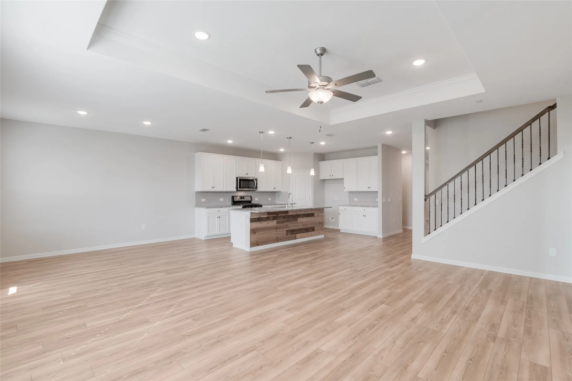 Single Family Residence For Sale in Rockwall County , 215 Hadley Lane, Fate, Texas 75087, 4 Bedroom, 3 Bathroom, 2 Garage spaces, 3,058 Sqft, built in 2021, mls#21408116, Real Estate Agent in Fate, Homes For Sale in Rockwall county, Homes For Sale in Fate, Realtor in Fate Texas, Real Estate Brokerage Independent Realty Texas, Luminita Cordes Realtor