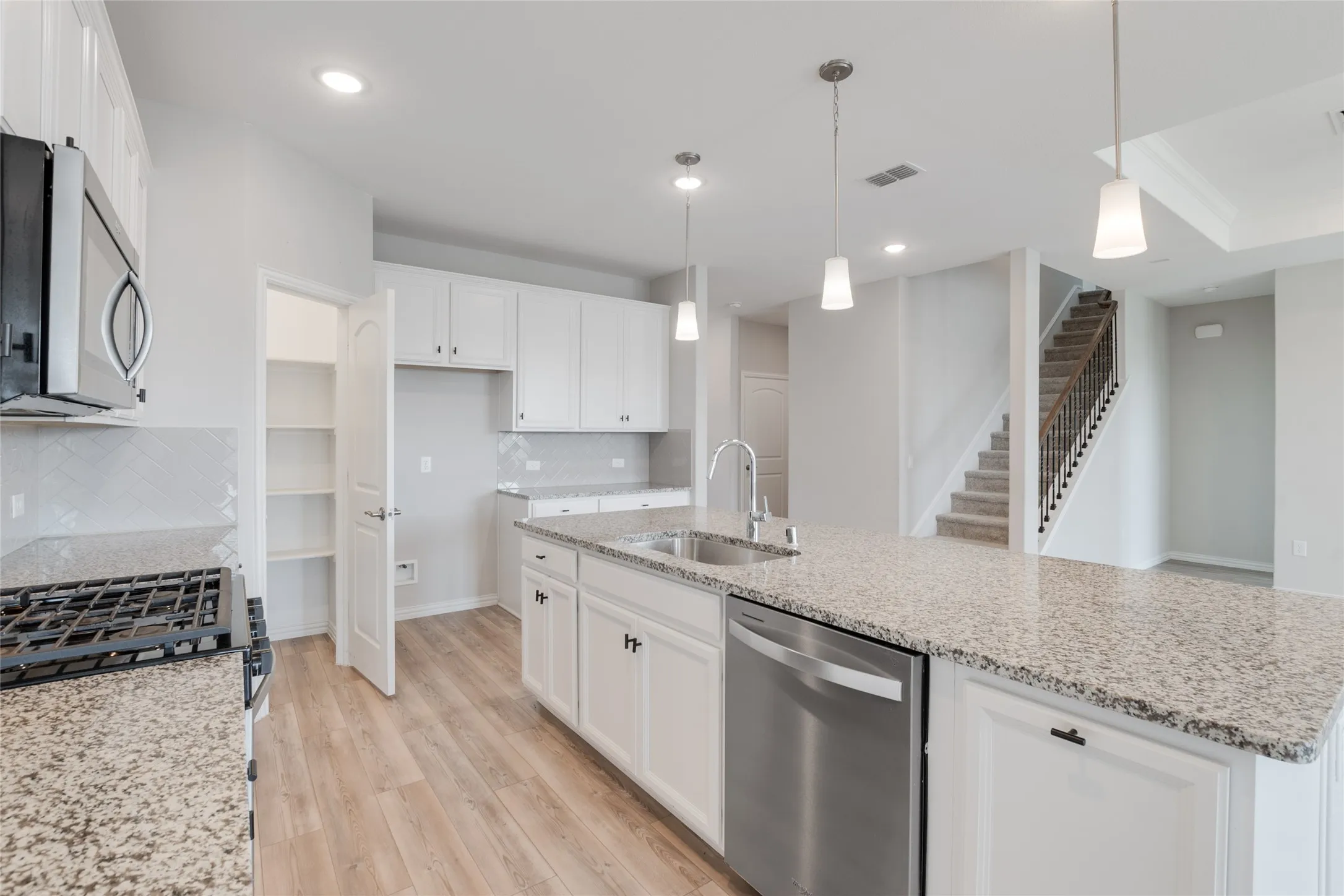 Single Family Residence For Sale in Rockwall County , 215 Hadley Lane, Fate, Texas 75087, 4 Bedroom, 3 Bathroom, 2 Garage spaces, 3,058 Sqft, built in 2021, mls#21408116, Real Estate Agent in Fate, Homes For Sale in Rockwall county, Homes For Sale in Fate, Realtor in Fate Texas, Real Estate Brokerage Independent Realty Texas, Luminita Cordes Realtor