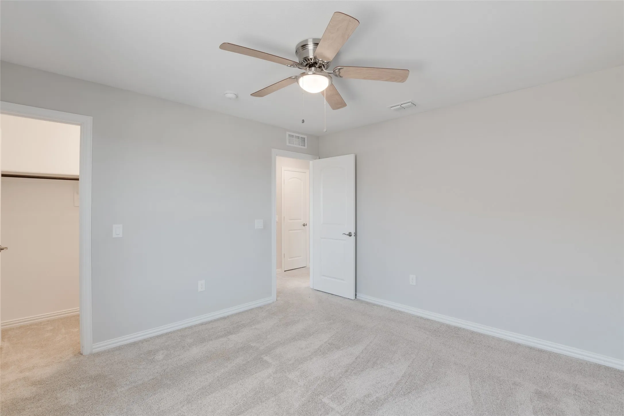 Single Family Residence For Sale in Rockwall County , 215 Hadley Lane, Fate, Texas 75087, 4 Bedroom, 3 Bathroom, 2 Garage spaces, 3,058 Sqft, built in 2021, mls#21408116, Real Estate Agent in Fate, Homes For Sale in Rockwall county, Homes For Sale in Fate, Realtor in Fate Texas, Real Estate Brokerage Independent Realty Texas, Luminita Cordes Realtor