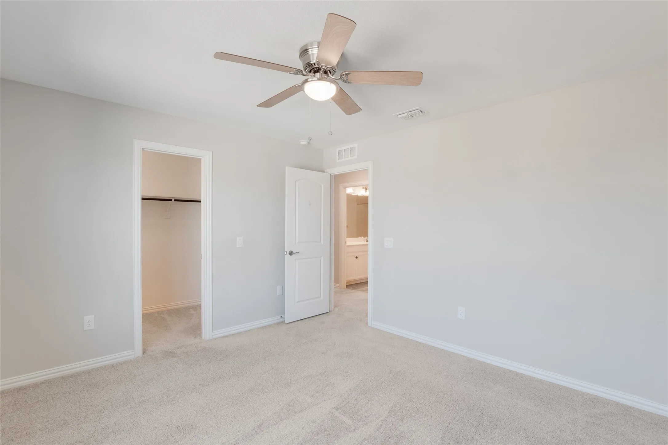 Single Family Residence For Sale in Rockwall County , 215 Hadley Lane, Fate, Texas 75087, 4 Bedroom, 3 Bathroom, 2 Garage spaces, 3,058 Sqft, built in 2021, mls#21408116, Real Estate Agent in Fate, Homes For Sale in Rockwall county, Homes For Sale in Fate, Realtor in Fate Texas, Real Estate Brokerage Independent Realty Texas, Luminita Cordes Realtor