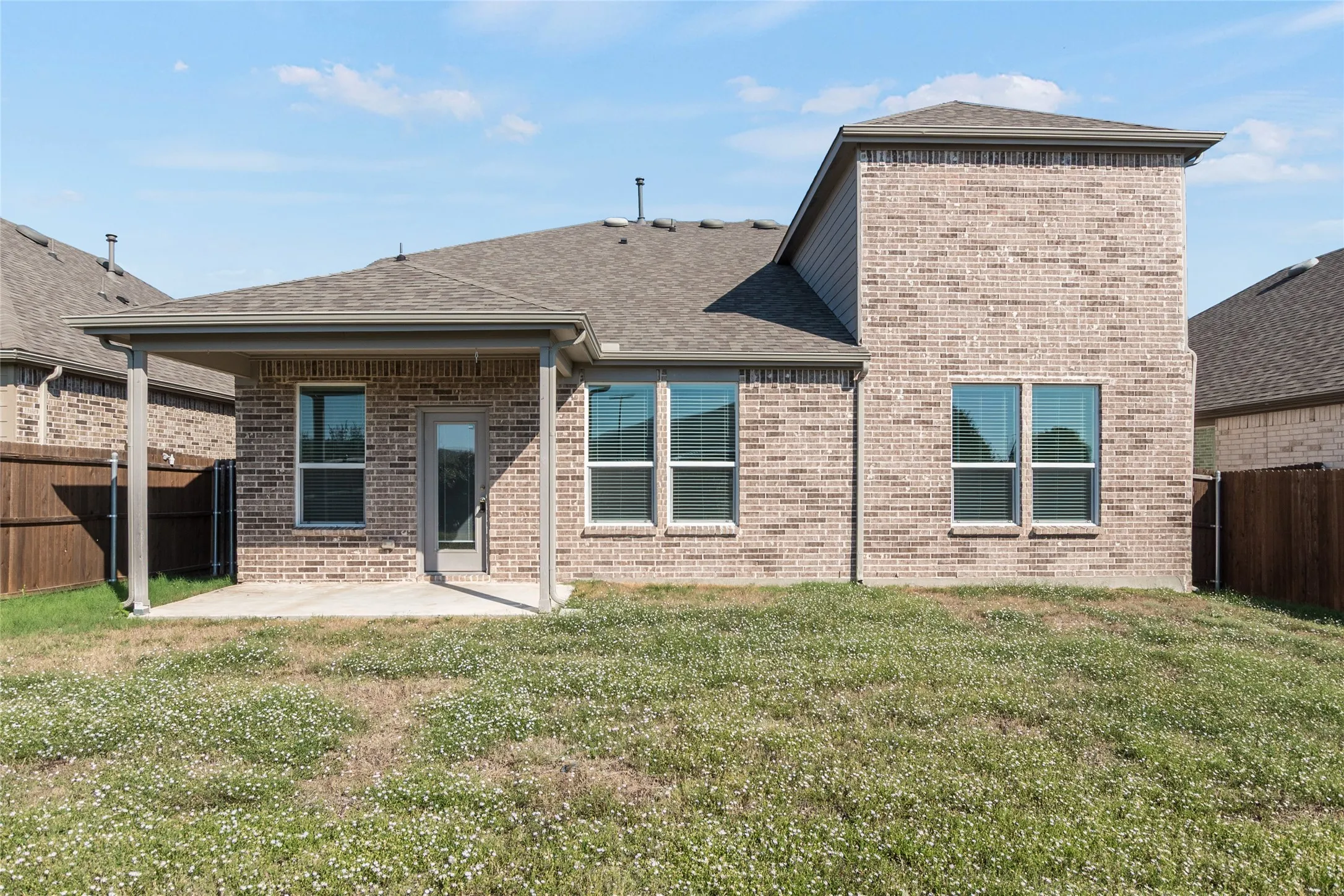Single Family Residence For Sale in Rockwall County , 215 Hadley Lane, Fate, Texas 75087, 4 Bedroom, 3 Bathroom, 2 Garage spaces, 3,058 Sqft, built in 2021, mls#21408116, Real Estate Agent in Fate, Homes For Sale in Rockwall county, Homes For Sale in Fate, Realtor in Fate Texas, Real Estate Brokerage Independent Realty Texas, Luminita Cordes Realtor