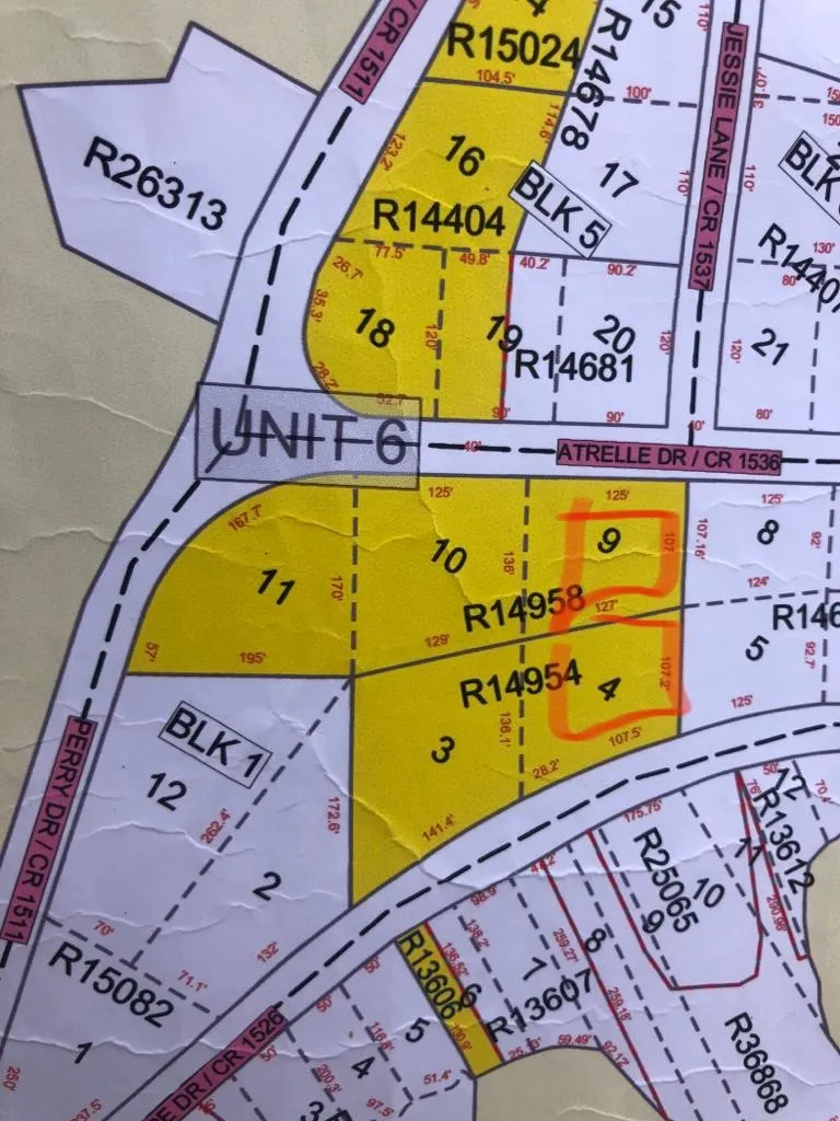 Lots for sale are outlines in red