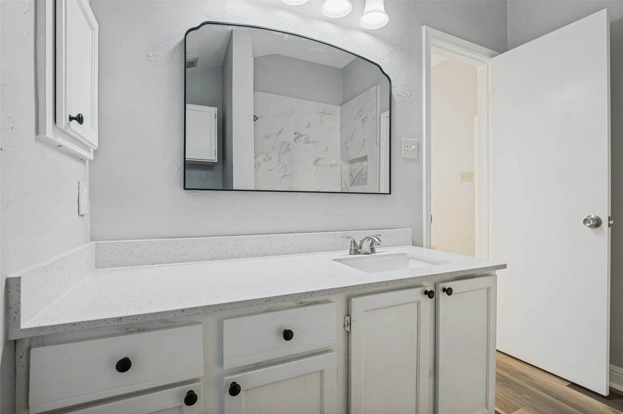 Secondary bathroom
