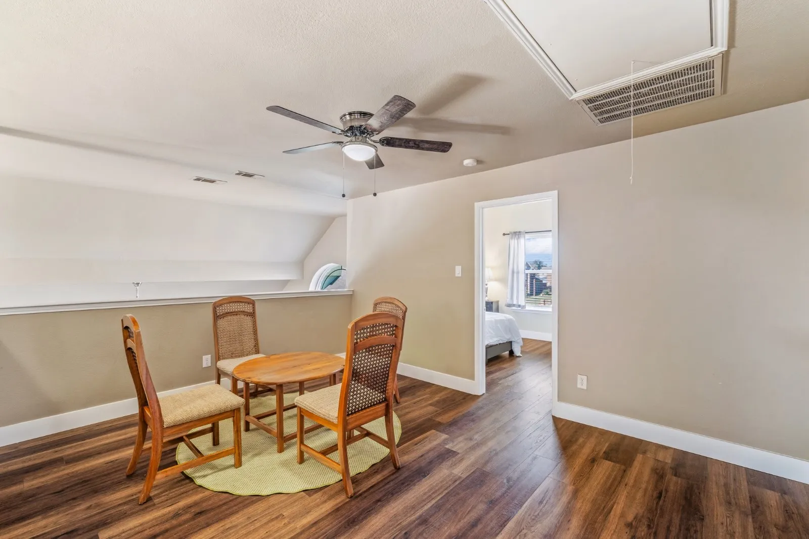 Single Family Residence For Sale in Denton County , 1464 Summerhill Drive, Carrollton, Texas 75007, 4 Bedroom, 3 Bathroom, 2 Garage spaces, 2,640 Sqft, built in 1999, mls#21408153, Real Estate Agent in Carrollton, Homes For Sale in Denton county, Homes For Sale in Carrollton, Realtor in Carrollton Texas, Real Estate Brokerage Independent Realty Texas, Luminita Cordes Realtor