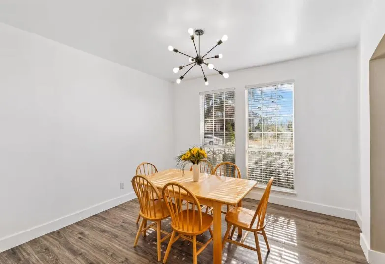 Single Family Residence For Sale in Denton County , 1464 Summerhill Drive, Carrollton, Texas 75007, 4 Bedroom, 3 Bathroom, 2 Garage spaces, 2,640 Sqft, built in 1999, mls#21408153, Real Estate Agent in Carrollton, Homes For Sale in Denton county, Homes For Sale in Carrollton, Realtor in Carrollton Texas, Real Estate Brokerage Independent Realty Texas, Luminita Cordes Realtor