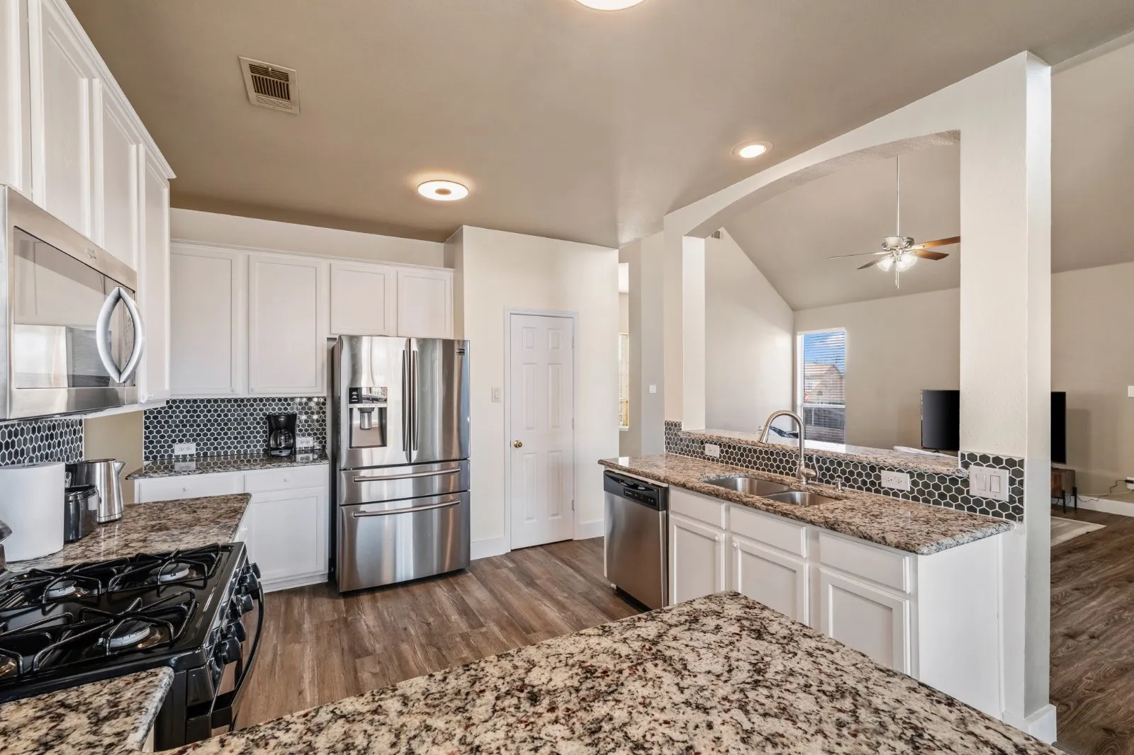 Single Family Residence For Sale in Denton County , 1464 Summerhill Drive, Carrollton, Texas 75007, 4 Bedroom, 3 Bathroom, 2 Garage spaces, 2,640 Sqft, built in 1999, mls#21408153, Real Estate Agent in Carrollton, Homes For Sale in Denton county, Homes For Sale in Carrollton, Realtor in Carrollton Texas, Real Estate Brokerage Independent Realty Texas, Luminita Cordes Realtor