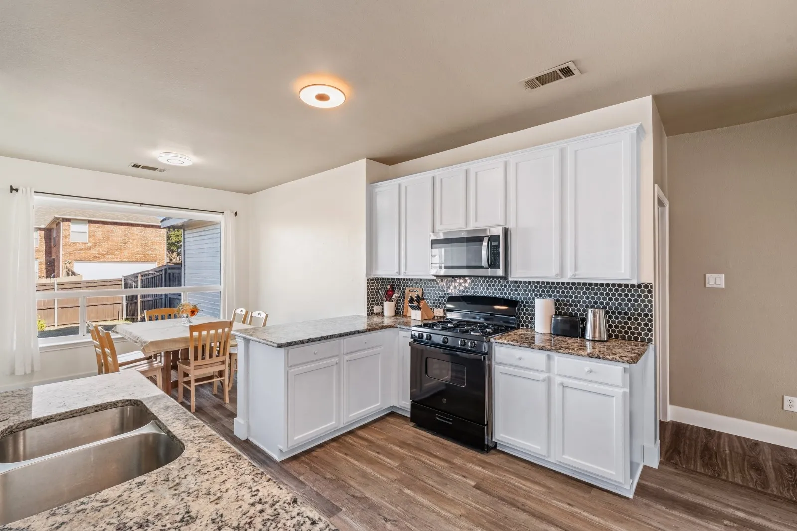 Single Family Residence For Sale in Denton County , 1464 Summerhill Drive, Carrollton, Texas 75007, 4 Bedroom, 3 Bathroom, 2 Garage spaces, 2,640 Sqft, built in 1999, mls#21408153, Real Estate Agent in Carrollton, Homes For Sale in Denton county, Homes For Sale in Carrollton, Realtor in Carrollton Texas, Real Estate Brokerage Independent Realty Texas, Luminita Cordes Realtor