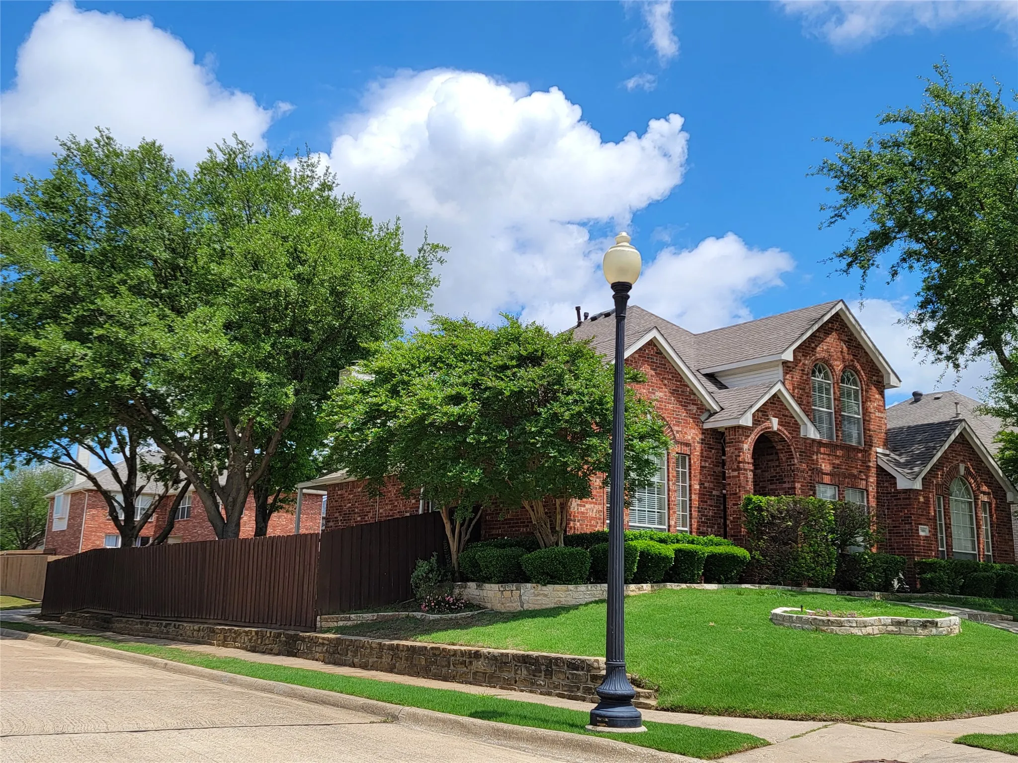 Single Family Residence For Sale in Denton County , 1464 Summerhill Drive, Carrollton, Texas 75007, 4 Bedroom, 3 Bathroom, 2 Garage spaces, 2,640 Sqft, built in 1999, mls#21408153, Real Estate Agent in Carrollton, Homes For Sale in Denton county, Homes For Sale in Carrollton, Realtor in Carrollton Texas, Real Estate Brokerage Independent Realty Texas, Luminita Cordes Realtor