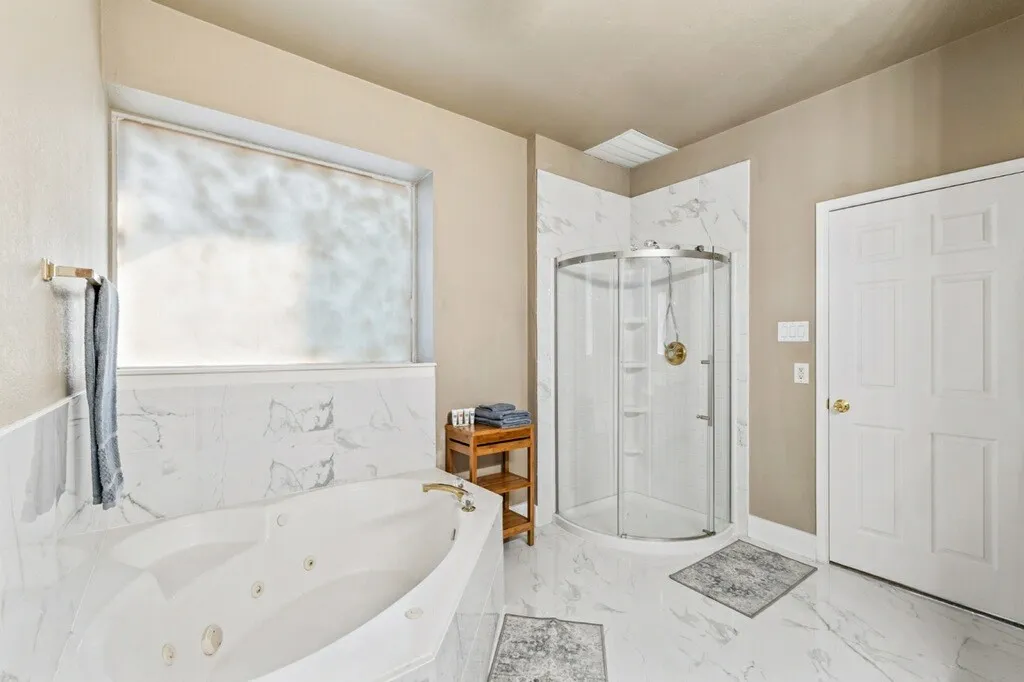 Single Family Residence For Sale in Denton County , 1464 Summerhill Drive, Carrollton, Texas 75007, 4 Bedroom, 3 Bathroom, 2 Garage spaces, 2,640 Sqft, built in 1999, mls#21408153, Real Estate Agent in Carrollton, Homes For Sale in Denton county, Homes For Sale in Carrollton, Realtor in Carrollton Texas, Real Estate Brokerage Independent Realty Texas, Luminita Cordes Realtor