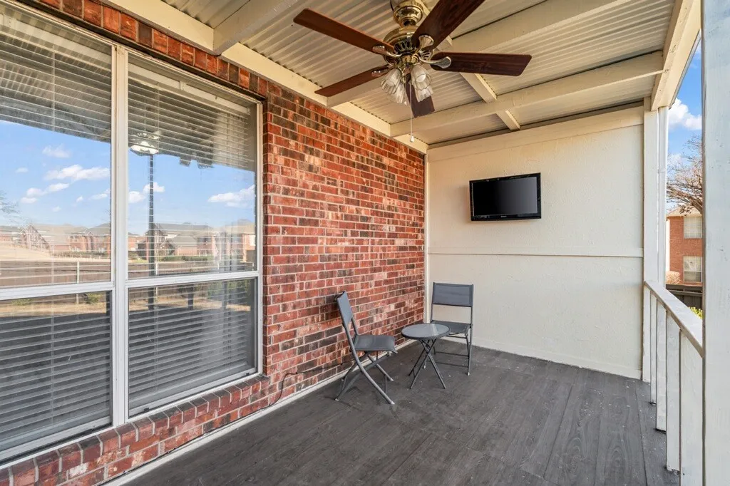 Single Family Residence For Sale in Denton County , 1464 Summerhill Drive, Carrollton, Texas 75007, 4 Bedroom, 3 Bathroom, 2 Garage spaces, 2,640 Sqft, built in 1999, mls#21408153, Real Estate Agent in Carrollton, Homes For Sale in Denton county, Homes For Sale in Carrollton, Realtor in Carrollton Texas, Real Estate Brokerage Independent Realty Texas, Luminita Cordes Realtor