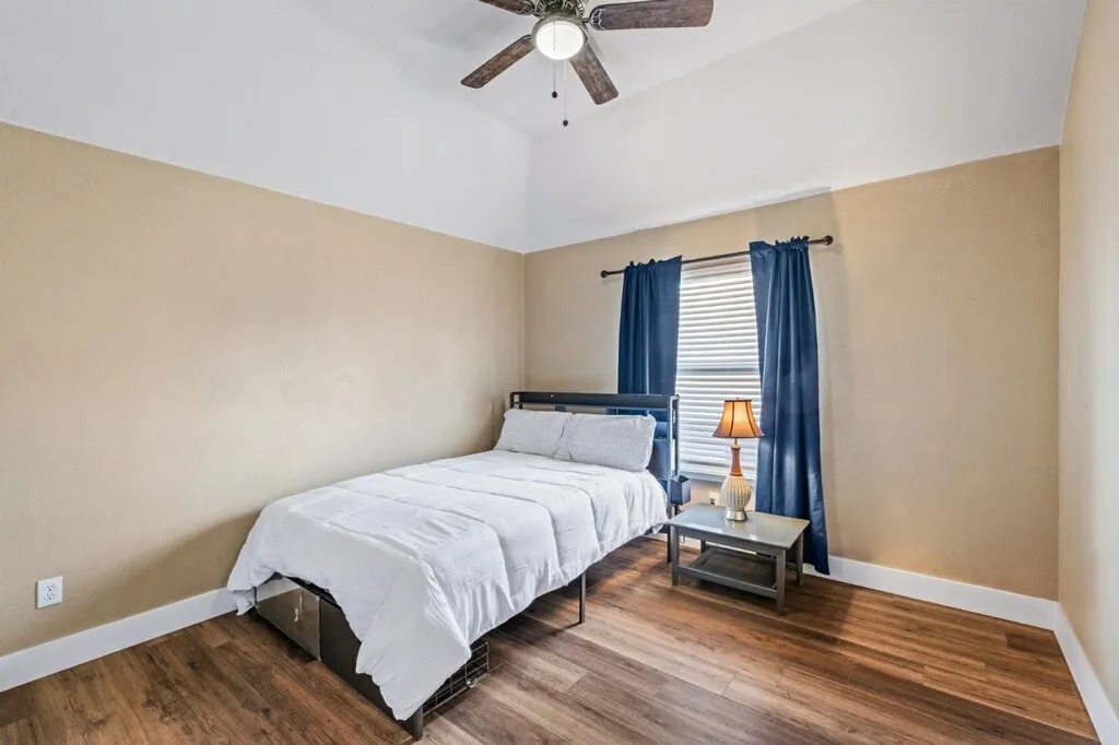 Single Family Residence For Sale in Denton County , 1464 Summerhill Drive, Carrollton, Texas 75007, 4 Bedroom, 3 Bathroom, 2 Garage spaces, 2,640 Sqft, built in 1999, mls#21408153, Real Estate Agent in Carrollton, Homes For Sale in Denton county, Homes For Sale in Carrollton, Realtor in Carrollton Texas, Real Estate Brokerage Independent Realty Texas, Luminita Cordes Realtor