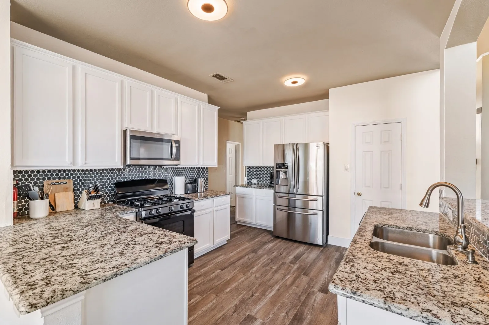 Single Family Residence For Sale in Denton County , 1464 Summerhill Drive, Carrollton, Texas 75007, 4 Bedroom, 3 Bathroom, 2 Garage spaces, 2,640 Sqft, built in 1999, mls#21408153, Real Estate Agent in Carrollton, Homes For Sale in Denton county, Homes For Sale in Carrollton, Realtor in Carrollton Texas, Real Estate Brokerage Independent Realty Texas, Luminita Cordes Realtor