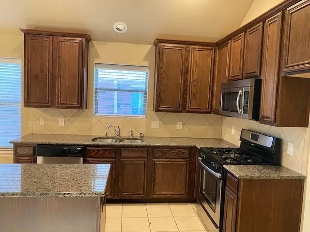 Single Family Residence For Rent in Collin County , 2424 Gold Rush Drive, Mc Kinney, Texas 75071, 4 Bedroom, 2 Bathroom, 2 Garage spaces, 1,943 Sqft, built in 2011, mls#21408155, Real Estate Agent in Mc Kinney, Homes For Rent in Collin county, Homes For Rent in Mc Kinney, Realtor in Mc Kinney Texas, Real Estate Brokerage Independent Realty Texas, Luminita Cordes Realtor