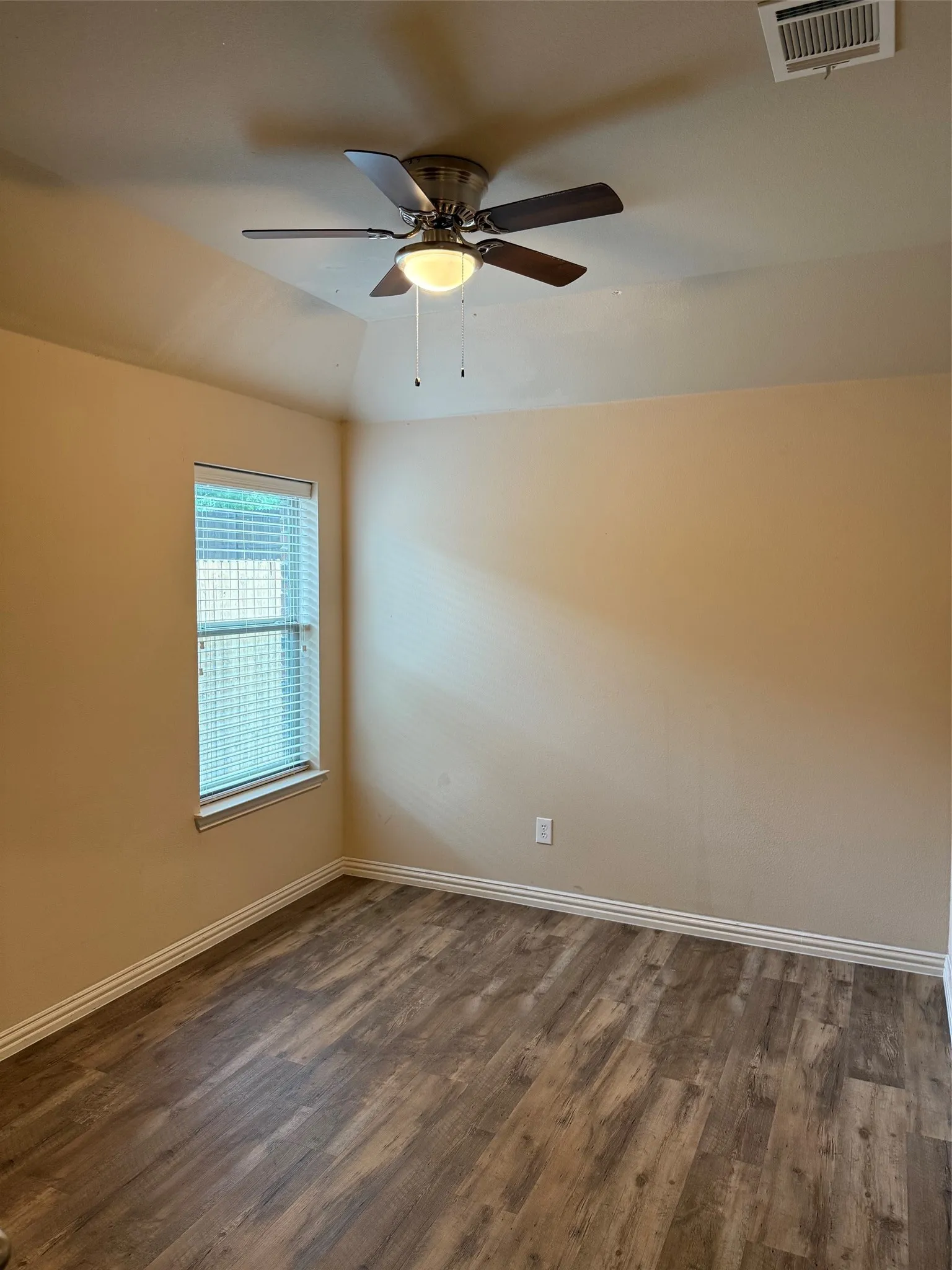 Single Family Residence For Rent in Collin County , 2424 Gold Rush Drive, Mc Kinney, Texas 75071, 4 Bedroom, 2 Bathroom, 2 Garage spaces, 1,943 Sqft, built in 2011, mls#21408155, Real Estate Agent in Mc Kinney, Homes For Rent in Collin county, Homes For Rent in Mc Kinney, Realtor in Mc Kinney Texas, Real Estate Brokerage Independent Realty Texas, Luminita Cordes Realtor