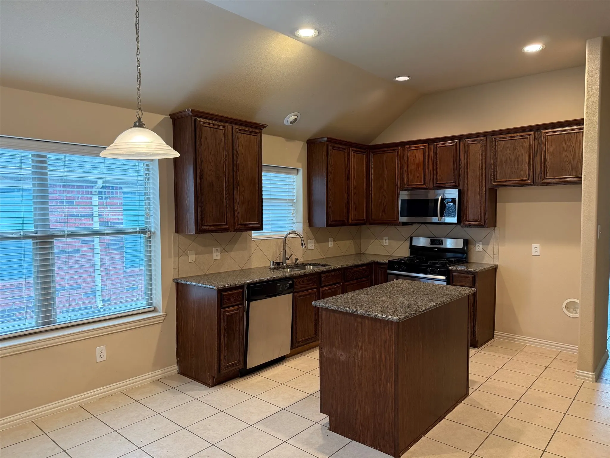 Single Family Residence For Rent in Collin County , 2424 Gold Rush Drive, Mc Kinney, Texas 75071, 4 Bedroom, 2 Bathroom, 2 Garage spaces, 1,943 Sqft, built in 2011, mls#21408155, Real Estate Agent in Mc Kinney, Homes For Rent in Collin county, Homes For Rent in Mc Kinney, Realtor in Mc Kinney Texas, Real Estate Brokerage Independent Realty Texas, Luminita Cordes Realtor