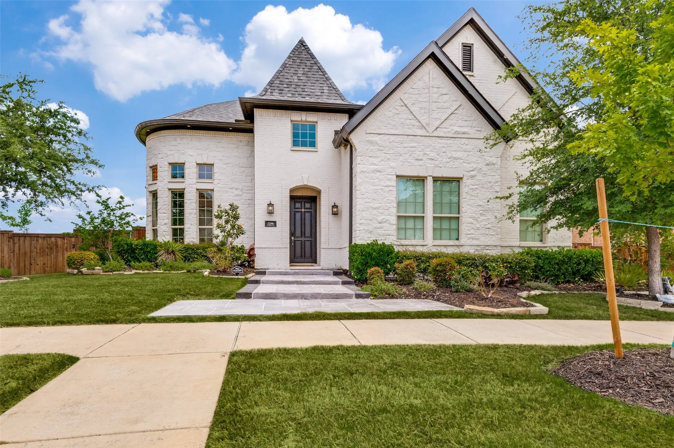 Single Family Residence For Sale in Denton County , 7298 Calypso Lane, Frisco, Texas 75036, 4 Bedroom, 5 Bathroom, 3 Garage spaces, 4,575 Sqft, built in 2017, mls#21407407, Real Estate Agent in Frisco, Homes For Sale in Denton county, Homes For Sale in Frisco, Realtor in Frisco Texas, Real Estate Brokerage Independent Realty Texas, Luminita Cordes Realtor