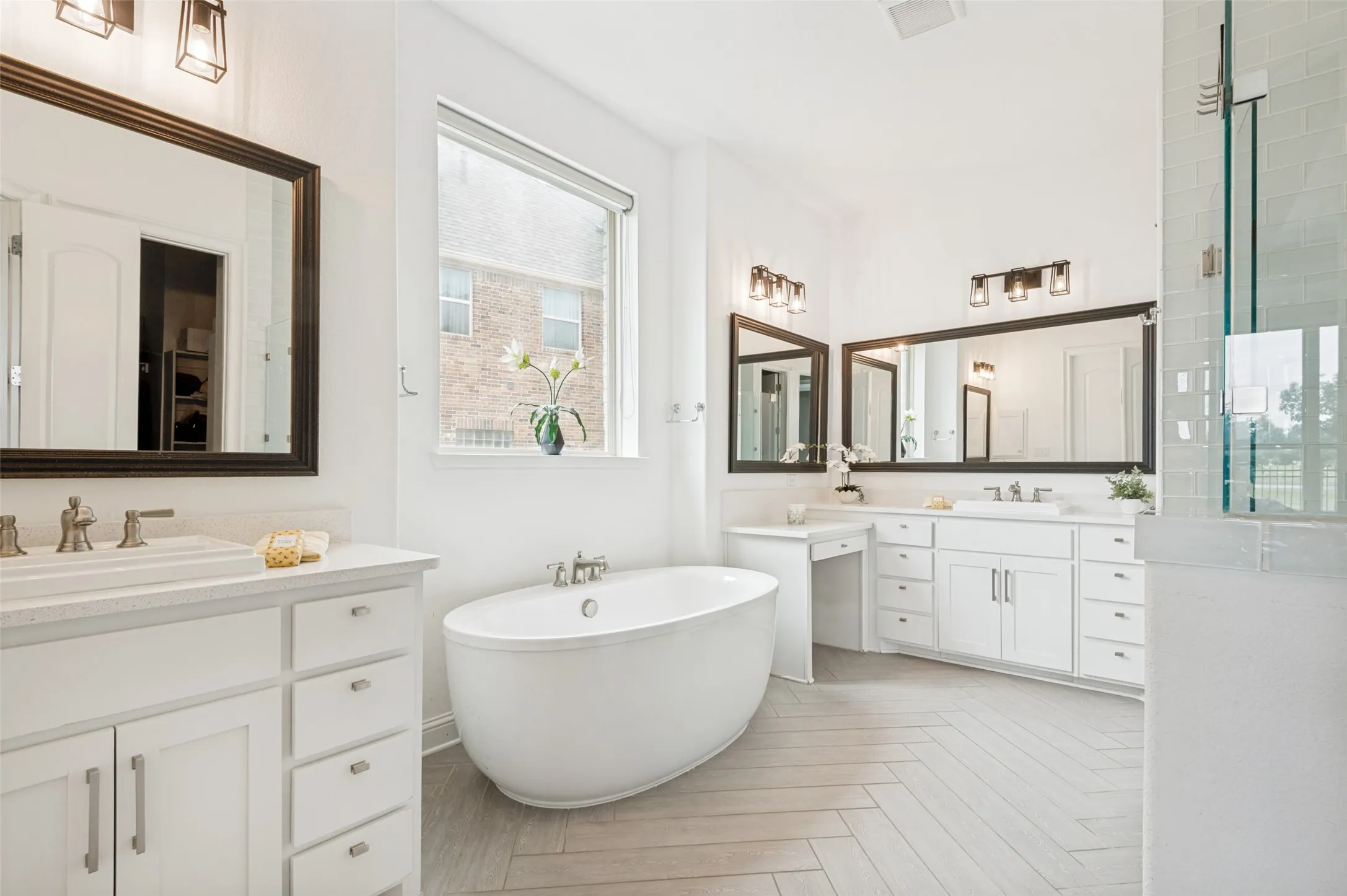 Single Family Residence For Sale in Denton County , 7298 Calypso Lane, Frisco, Texas 75036, 4 Bedroom, 5 Bathroom, 3 Garage spaces, 4,575 Sqft, built in 2017, mls#21407407, Real Estate Agent in Frisco, Homes For Sale in Denton county, Homes For Sale in Frisco, Realtor in Frisco Texas, Real Estate Brokerage Independent Realty Texas, Luminita Cordes Realtor