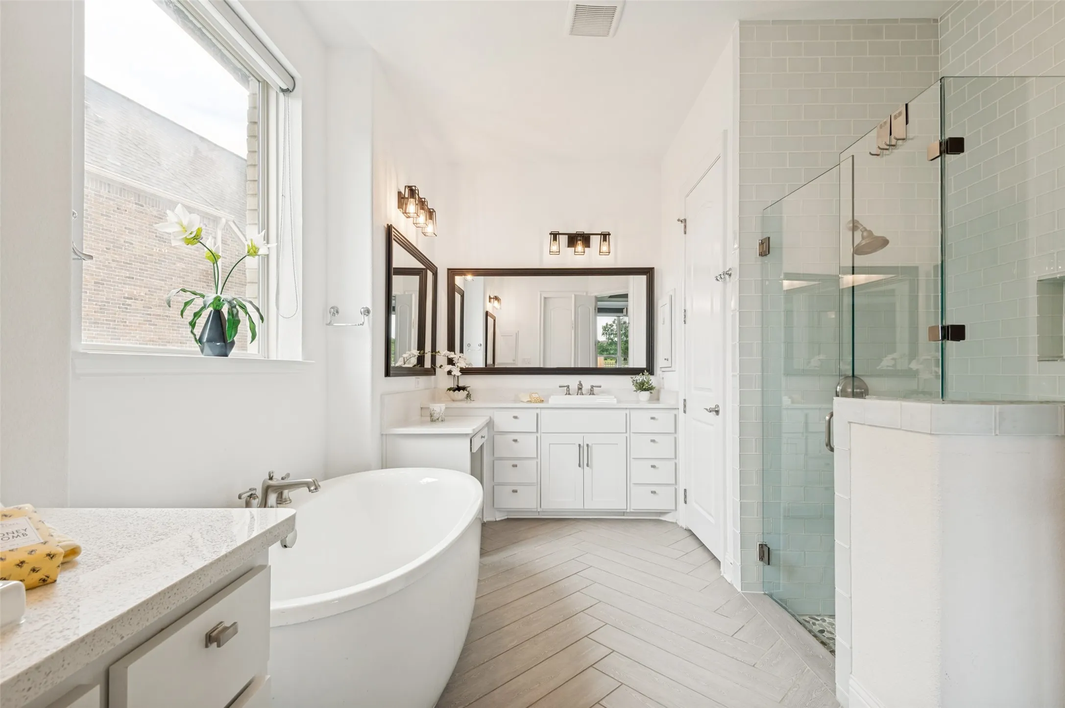 Single Family Residence For Sale in Denton County , 7298 Calypso Lane, Frisco, Texas 75036, 4 Bedroom, 5 Bathroom, 3 Garage spaces, 4,575 Sqft, built in 2017, mls#21407407, Real Estate Agent in Frisco, Homes For Sale in Denton county, Homes For Sale in Frisco, Realtor in Frisco Texas, Real Estate Brokerage Independent Realty Texas, Luminita Cordes Realtor