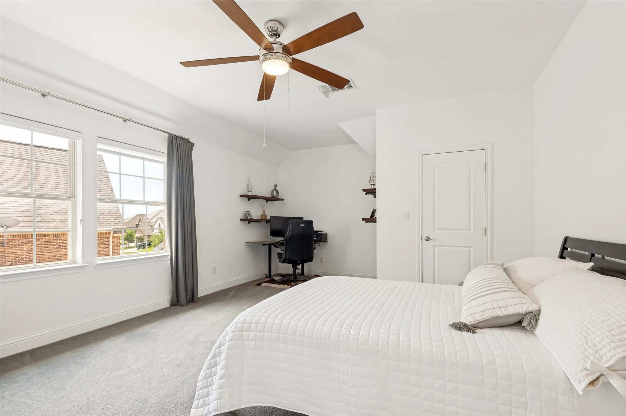 Single Family Residence For Sale in Denton County , 7298 Calypso Lane, Frisco, Texas 75036, 4 Bedroom, 5 Bathroom, 3 Garage spaces, 4,575 Sqft, built in 2017, mls#21407407, Real Estate Agent in Frisco, Homes For Sale in Denton county, Homes For Sale in Frisco, Realtor in Frisco Texas, Real Estate Brokerage Independent Realty Texas, Luminita Cordes Realtor