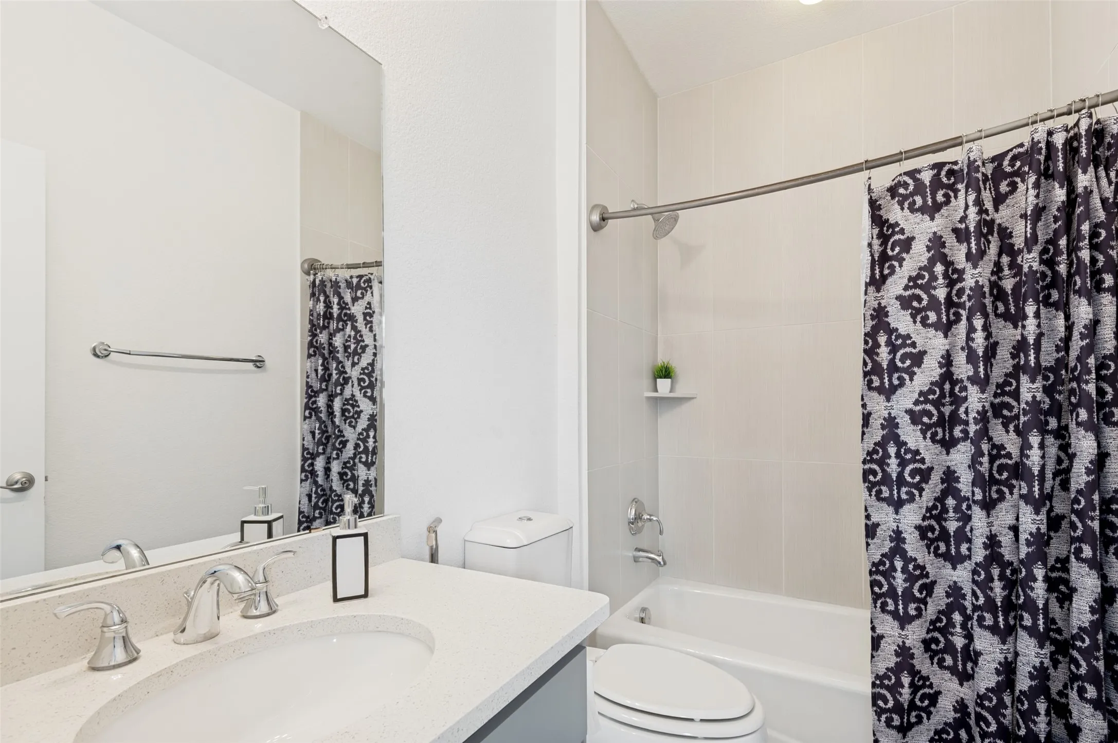 Single Family Residence For Sale in Denton County , 7298 Calypso Lane, Frisco, Texas 75036, 4 Bedroom, 5 Bathroom, 3 Garage spaces, 4,575 Sqft, built in 2017, mls#21407407, Real Estate Agent in Frisco, Homes For Sale in Denton county, Homes For Sale in Frisco, Realtor in Frisco Texas, Real Estate Brokerage Independent Realty Texas, Luminita Cordes Realtor