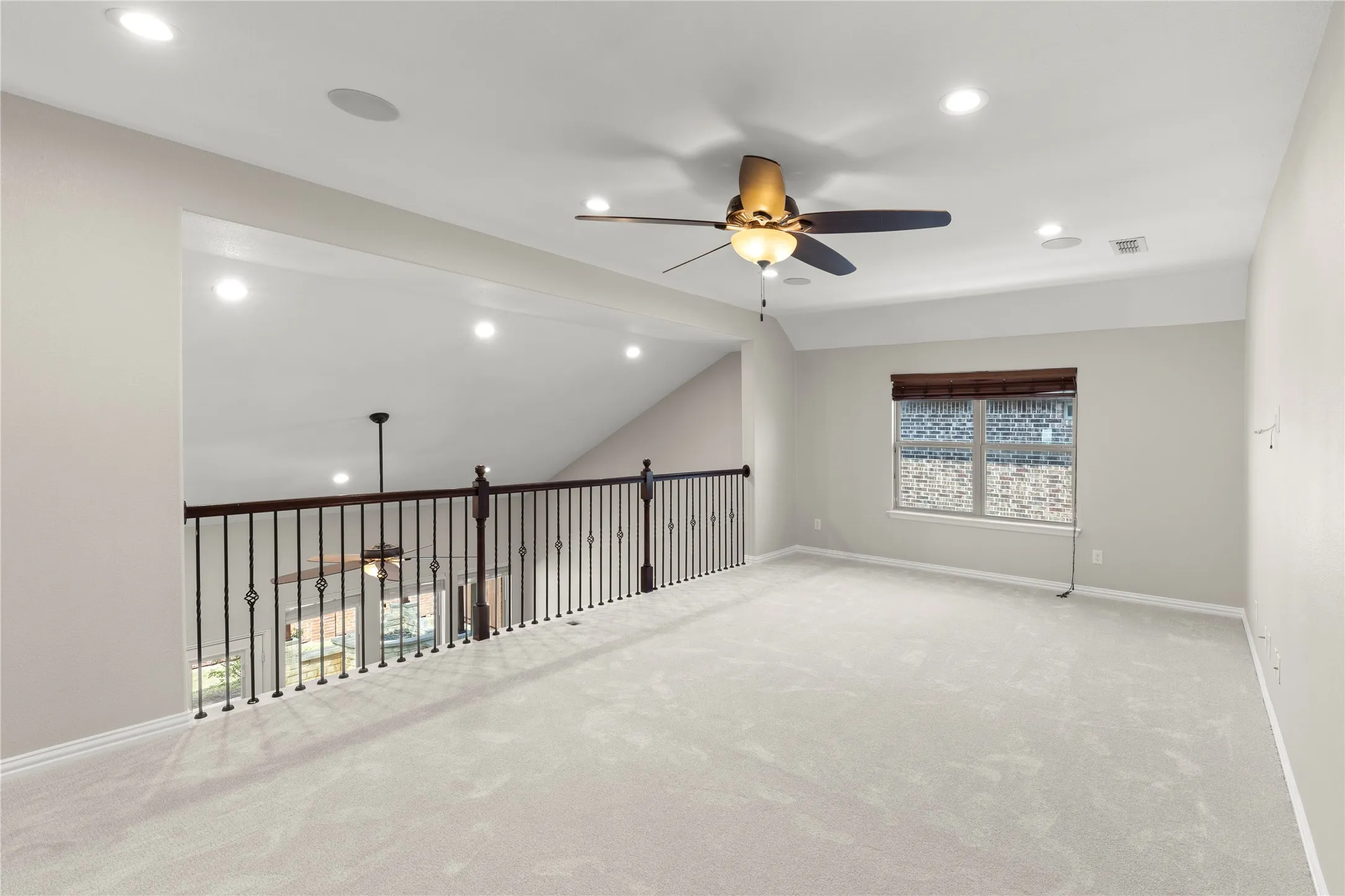 Single Family Residence For Rent in Denton County , 740 Sundrop Drive, Little Elm, Texas 75068, 5 Bedroom, 4 Bathroom, 2 Garage spaces, 4,077 Sqft, built in 2015, mls#21408161, Real Estate Agent in Little Elm, Homes For Rent in Denton county, Homes For Rent in Little Elm, Realtor in Little Elm Texas, Real Estate Brokerage Independent Realty Texas, Luminita Cordes Realtor
