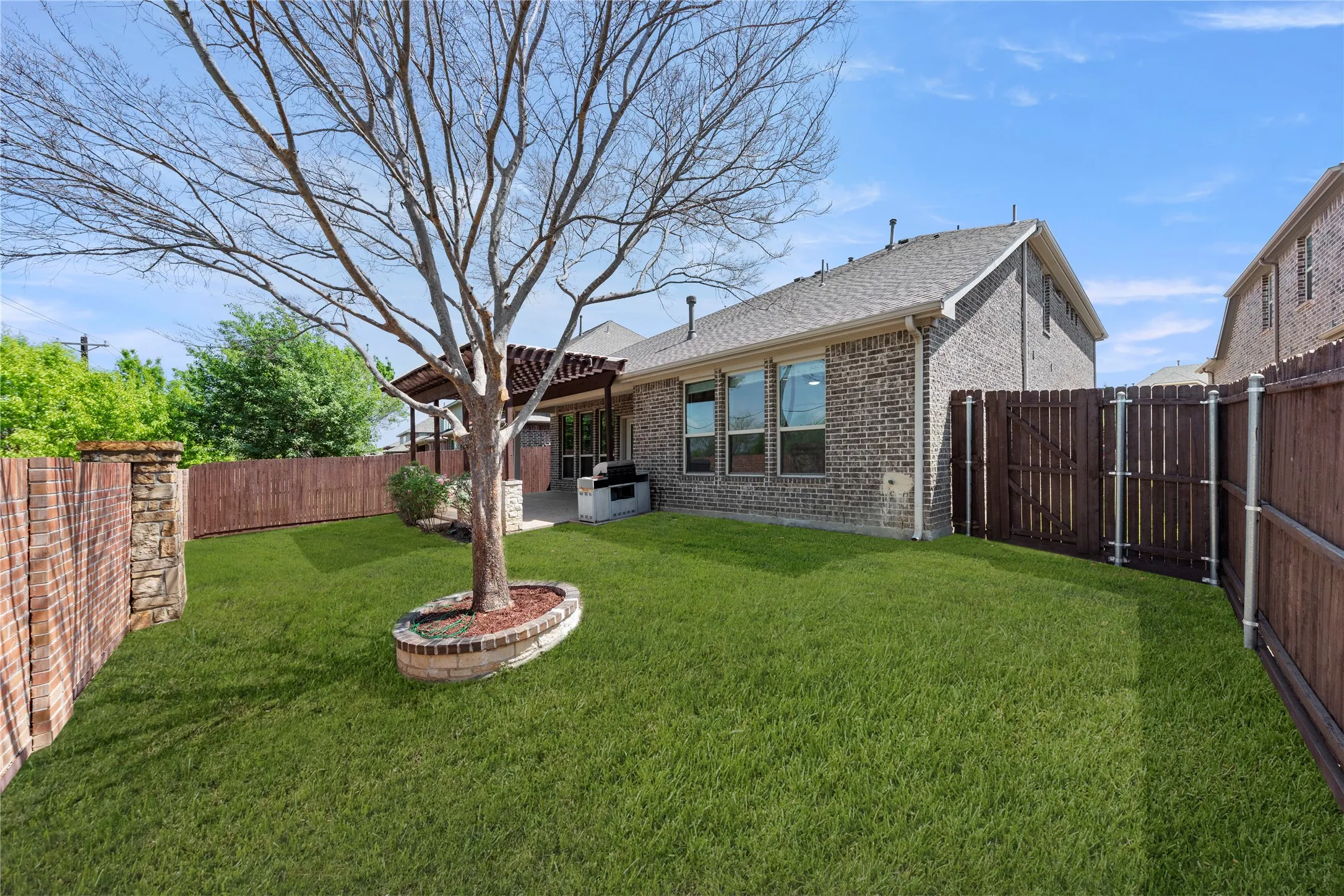 Single Family Residence For Rent in Denton County , 740 Sundrop Drive, Little Elm, Texas 75068, 5 Bedroom, 4 Bathroom, 2 Garage spaces, 4,077 Sqft, built in 2015, mls#21408161, Real Estate Agent in Little Elm, Homes For Rent in Denton county, Homes For Rent in Little Elm, Realtor in Little Elm Texas, Real Estate Brokerage Independent Realty Texas, Luminita Cordes Realtor