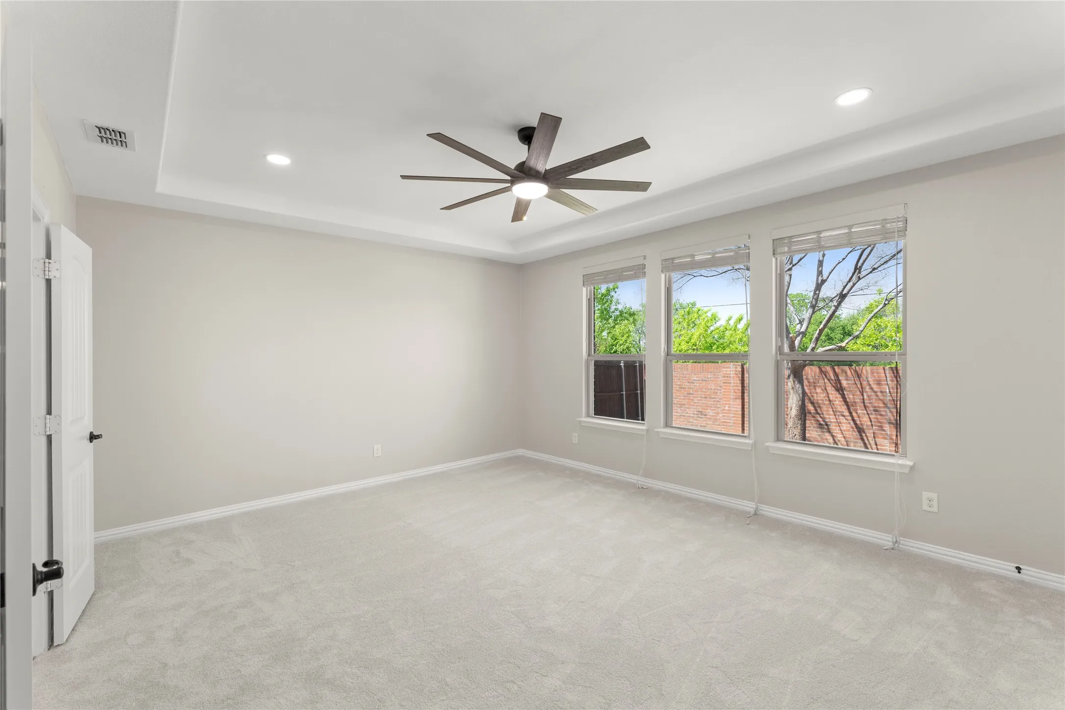 Single Family Residence For Rent in Denton County , 740 Sundrop Drive, Little Elm, Texas 75068, 5 Bedroom, 4 Bathroom, 2 Garage spaces, 4,077 Sqft, built in 2015, mls#21408161, Real Estate Agent in Little Elm, Homes For Rent in Denton county, Homes For Rent in Little Elm, Realtor in Little Elm Texas, Real Estate Brokerage Independent Realty Texas, Luminita Cordes Realtor