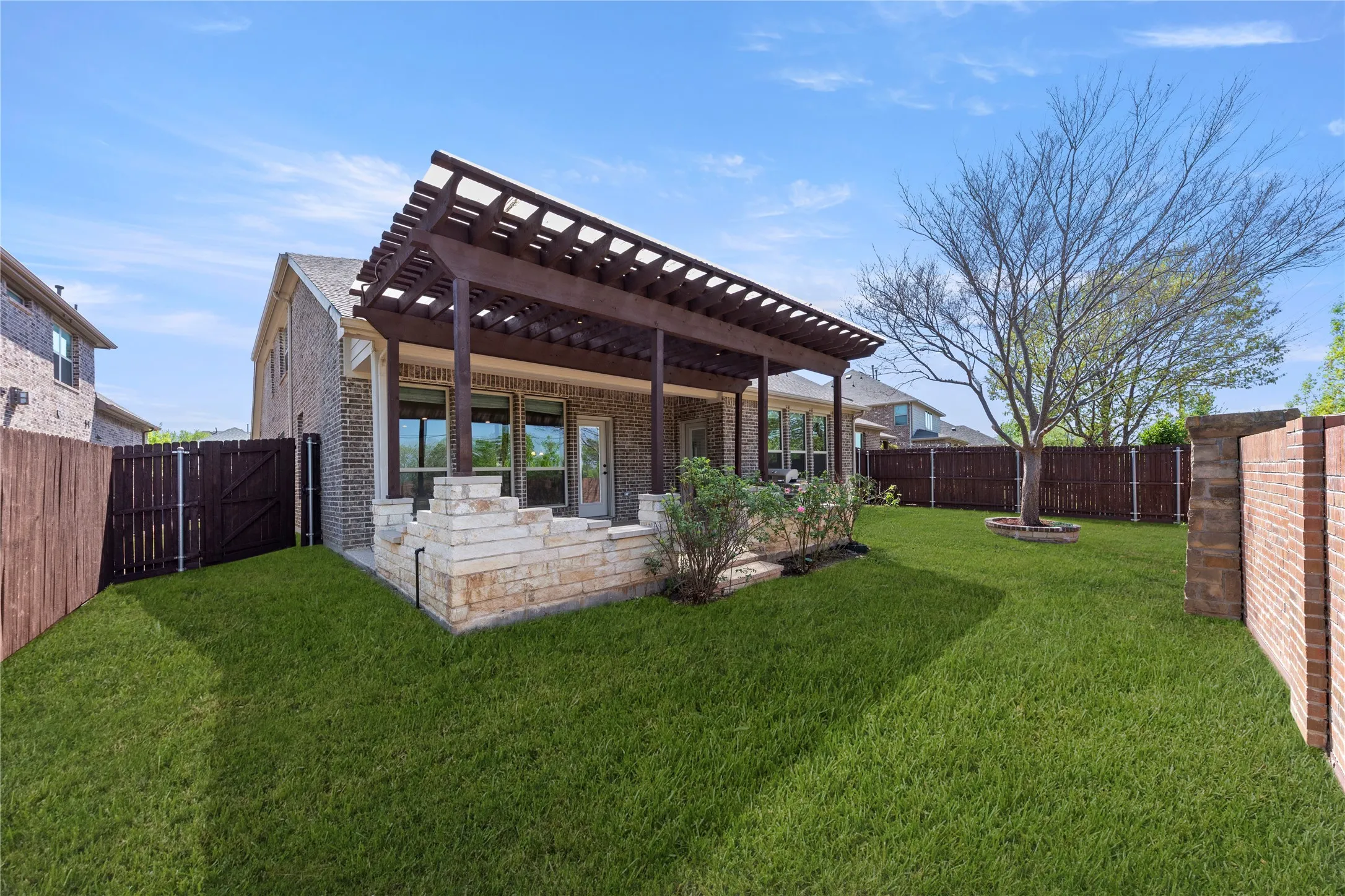 Single Family Residence For Rent in Denton County , 740 Sundrop Drive, Little Elm, Texas 75068, 5 Bedroom, 4 Bathroom, 2 Garage spaces, 4,077 Sqft, built in 2015, mls#21408161, Real Estate Agent in Little Elm, Homes For Rent in Denton county, Homes For Rent in Little Elm, Realtor in Little Elm Texas, Real Estate Brokerage Independent Realty Texas, Luminita Cordes Realtor
