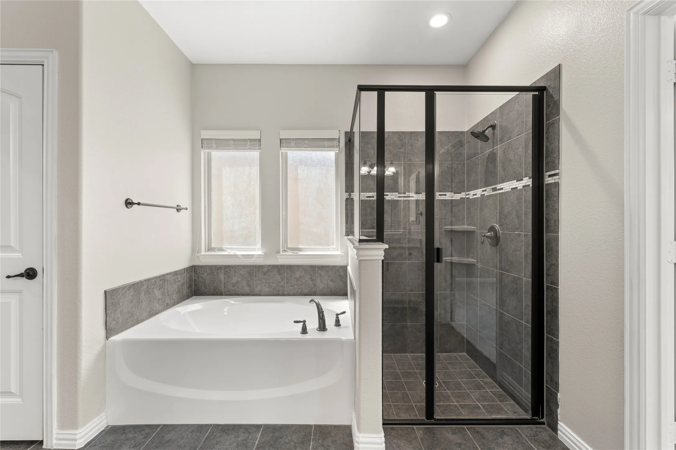 Single Family Residence For Rent in Denton County , 740 Sundrop Drive, Little Elm, Texas 75068, 5 Bedroom, 4 Bathroom, 2 Garage spaces, 4,077 Sqft, built in 2015, mls#21408161, Real Estate Agent in Little Elm, Homes For Rent in Denton county, Homes For Rent in Little Elm, Realtor in Little Elm Texas, Real Estate Brokerage Independent Realty Texas, Luminita Cordes Realtor